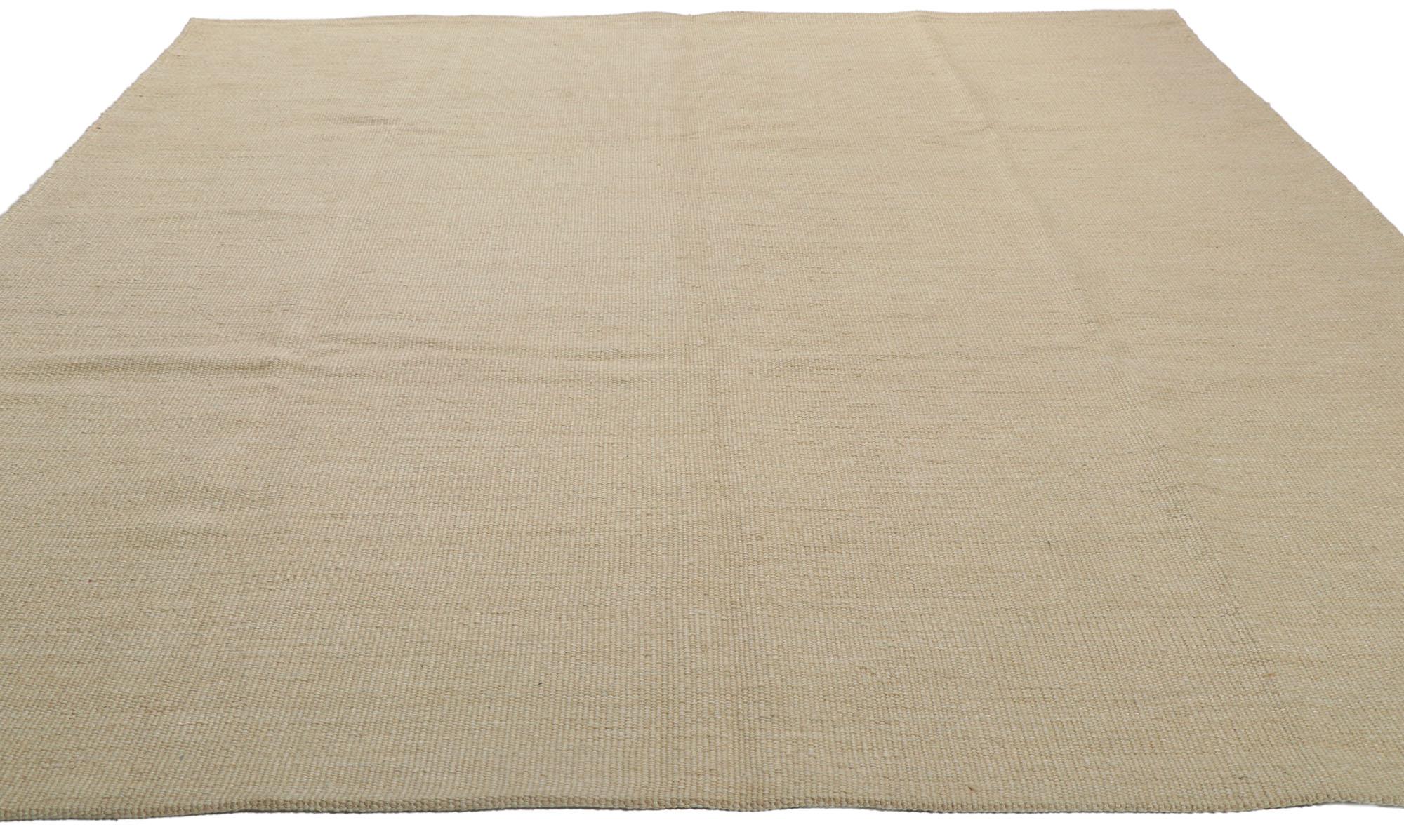 Schwedisch inspirierter Kelim-Teppich mit Rollakan im Japandi-Stil (Skandinavische Moderne) im Angebot