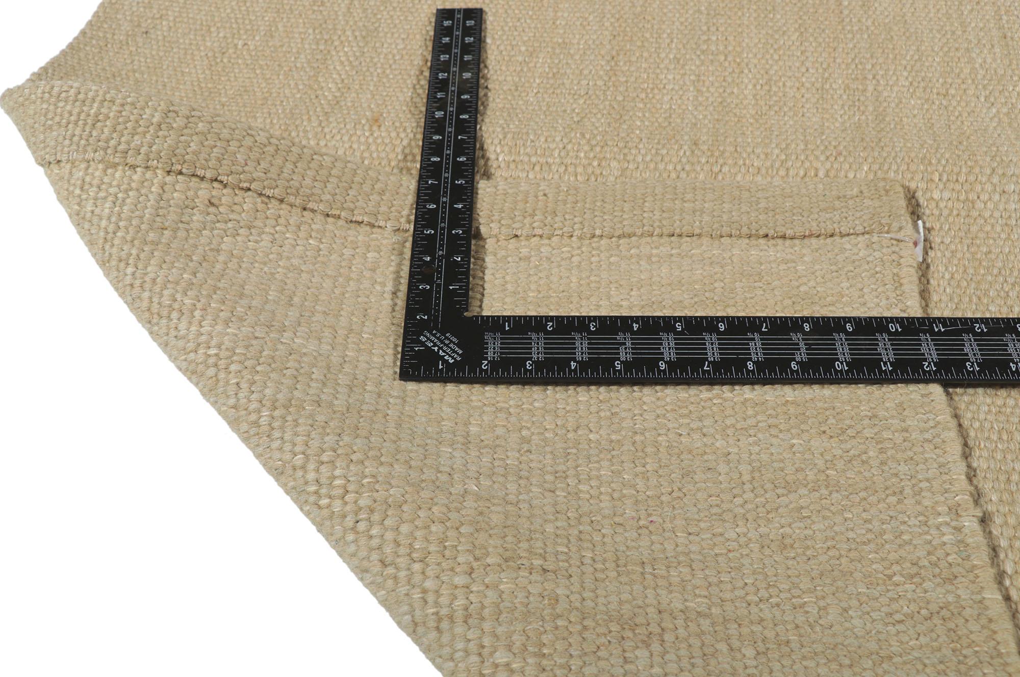 Schwedisch inspirierter Kelim-Teppich mit Rollakan im Japandi-Stil (Handgewebt) im Angebot