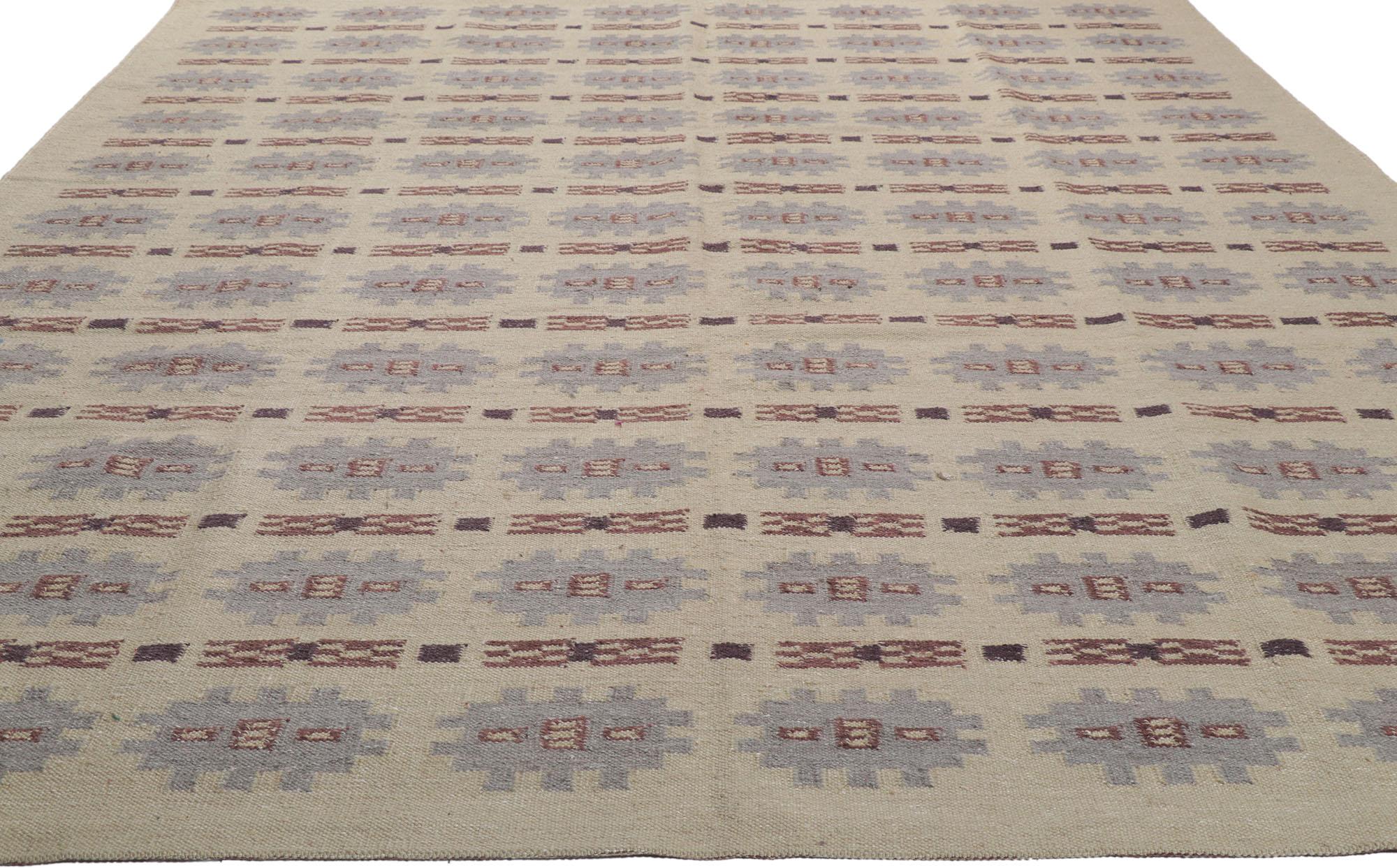 Schwedischer, inspirierter Kelim-Teppich im skandinavischen, modernen Stil (Indisch) im Angebot
