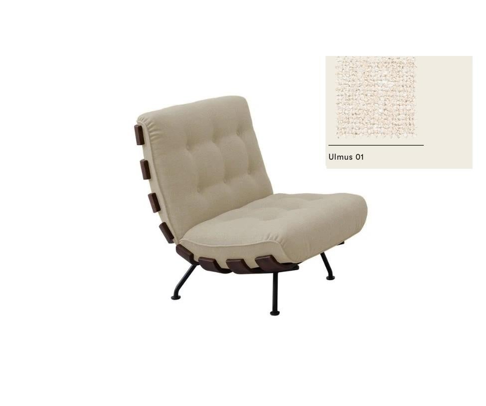telaio in noce -
rivestito in ulmus 01

Tacchini è lieta di rieditare Costela di Martin Eisler, icona del design brasiliano degli anni Cinquanta. Una poltrona elegante ma informale. Con la sua estetica sensuale, i materiali naturali e il design