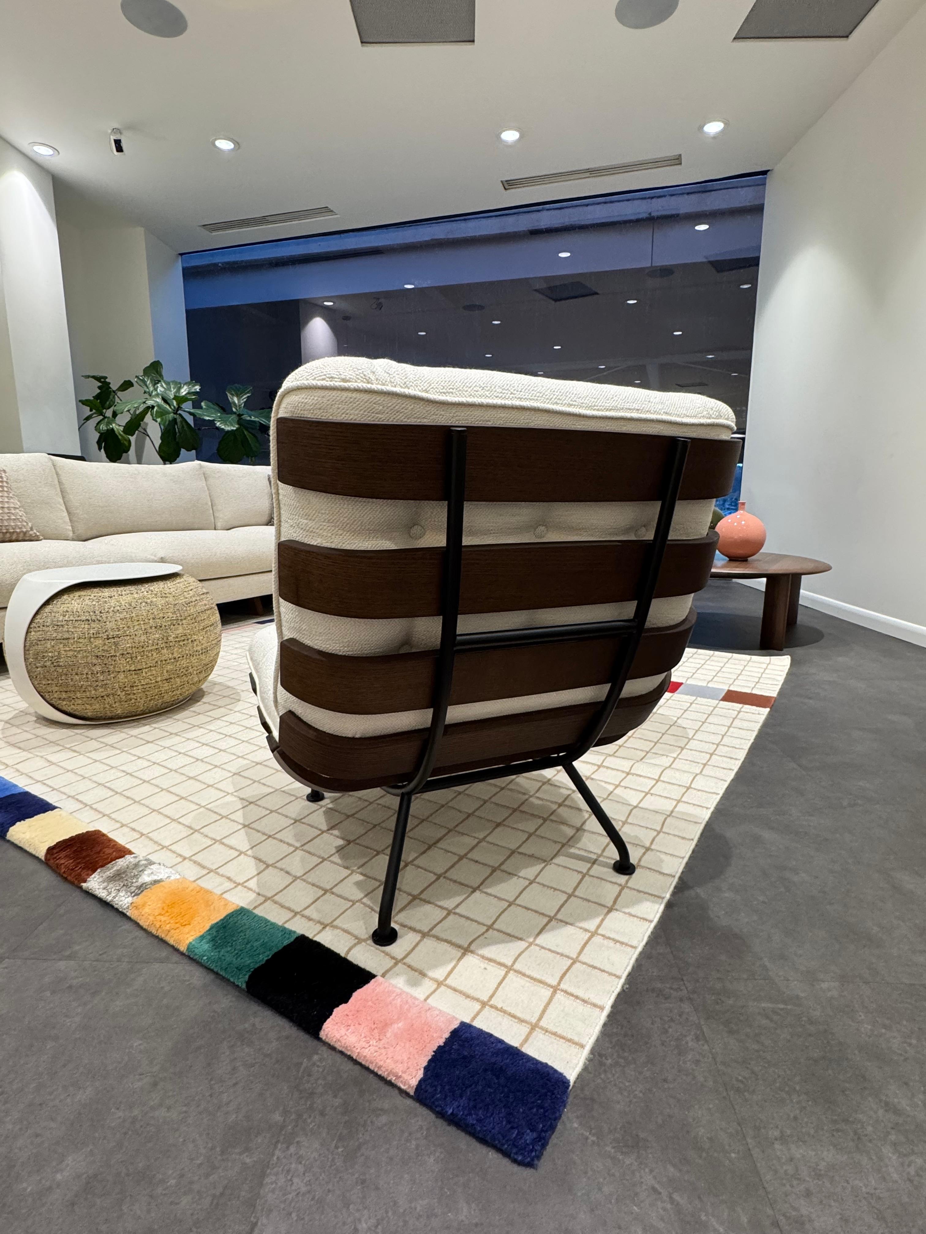 Italiano NUOVO Tacchini Costela Lounge Chair di Martin Eisler in stock