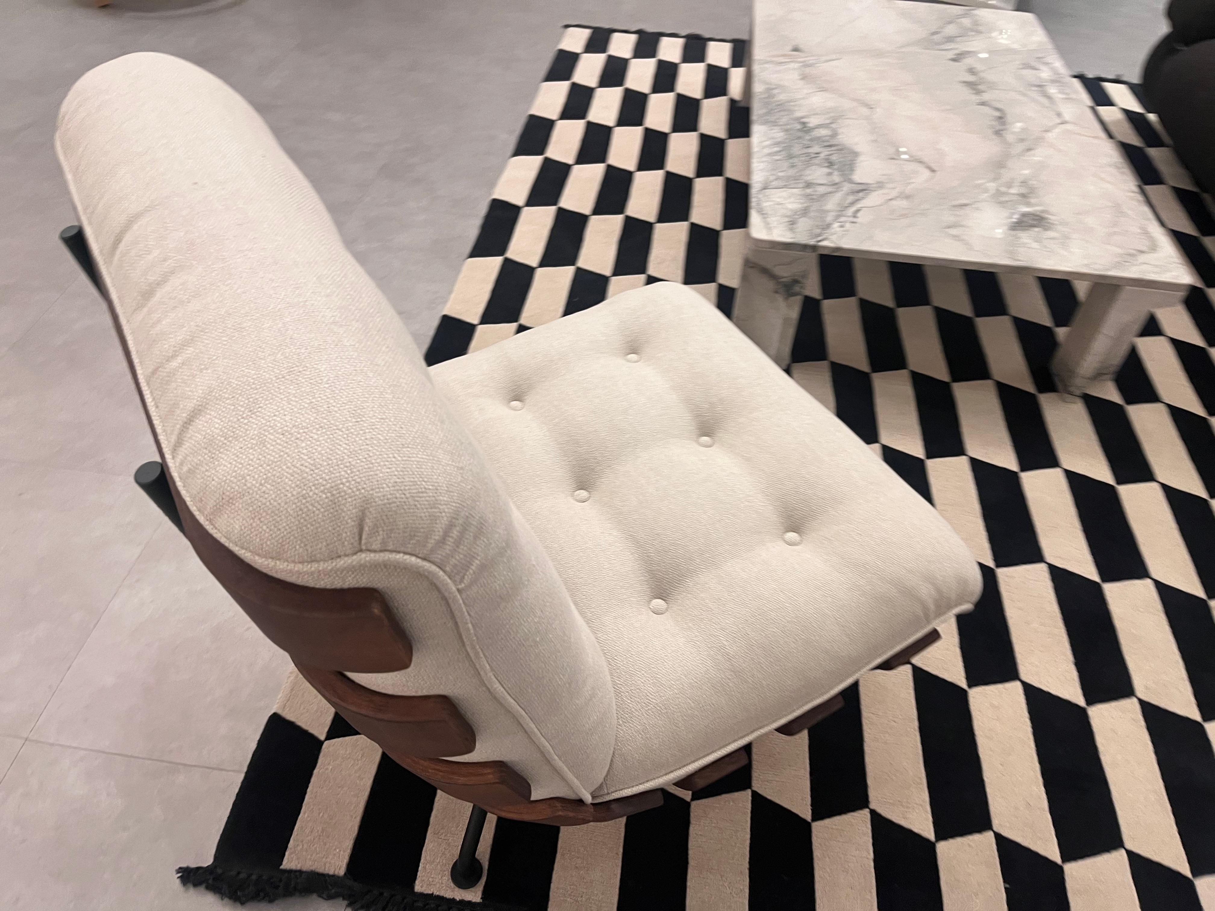 Tissu NOUVEAU fauteuil de salon Tacchini Costela de Martin Eisler en stock en vente