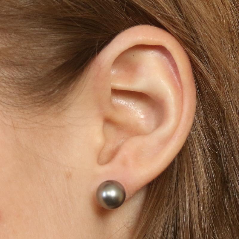 NOUVEAU clous d'oreilles perles de Tahiti - or jaune 18 carats 9 mm de haut percé Excellent état - En vente à Greensboro, NC