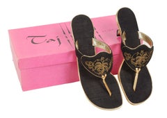 New Taj of India Black Thong Genie Sandal w Pyramid Kitten Heel – 6M, 1960s