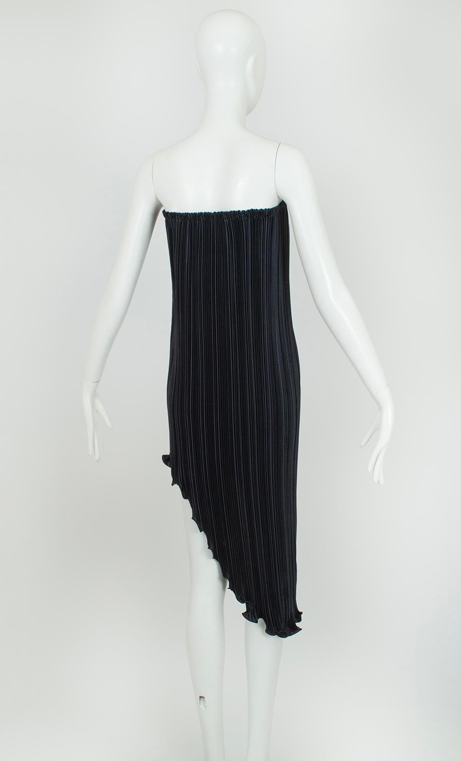 New Tarquin Ebker Black White Asymmetrical Delphos Dress w Provenance – S, 1978 For Sale 6