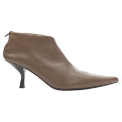 NOUVEAU THE ROW Bourgeoise Bottines à talons courbes pointues en cuir stretch taupe EU35.5