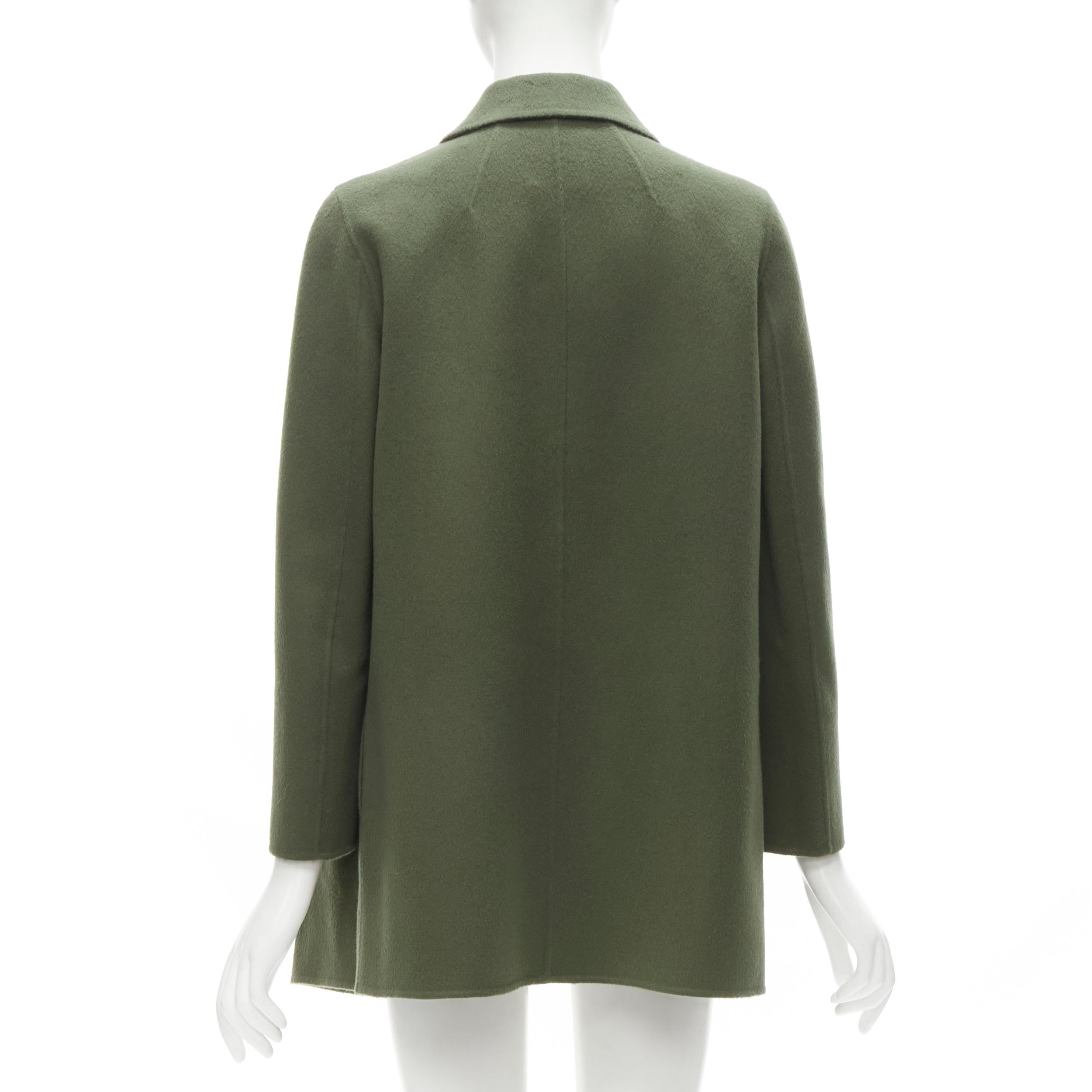 THEORY Militärischer grüner Mantel aus Woll-Kaschmir-Mischung mit weichem drapiertem Kragen S Damen im Angebot