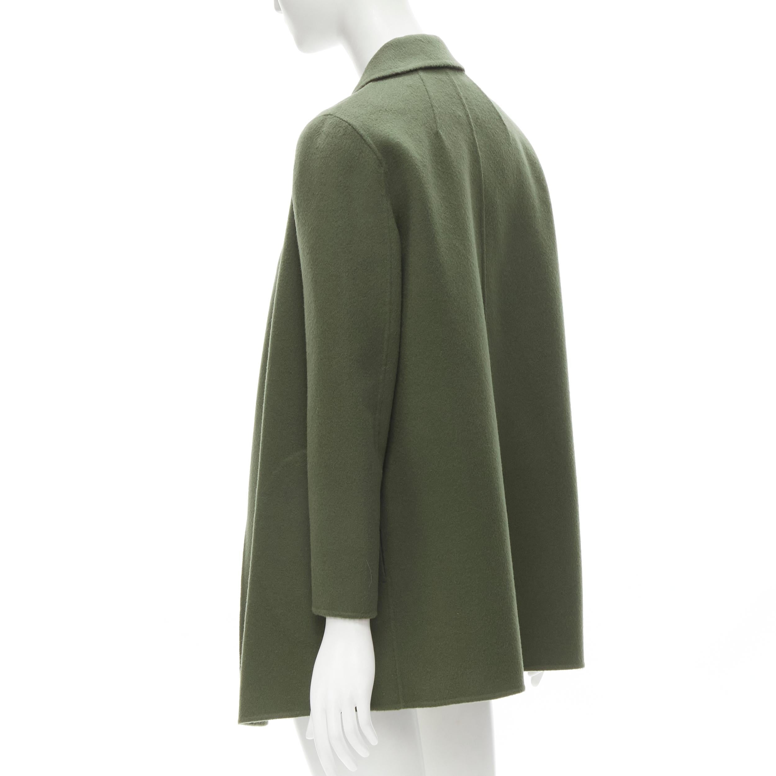 THEORY Militärischer grüner Mantel aus Woll-Kaschmir-Mischung mit weichem drapiertem Kragen S im Angebot 1