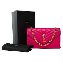 Nouveau YSL Pochette Cassandre sac à bandoulière classique en cuir rose, GHW