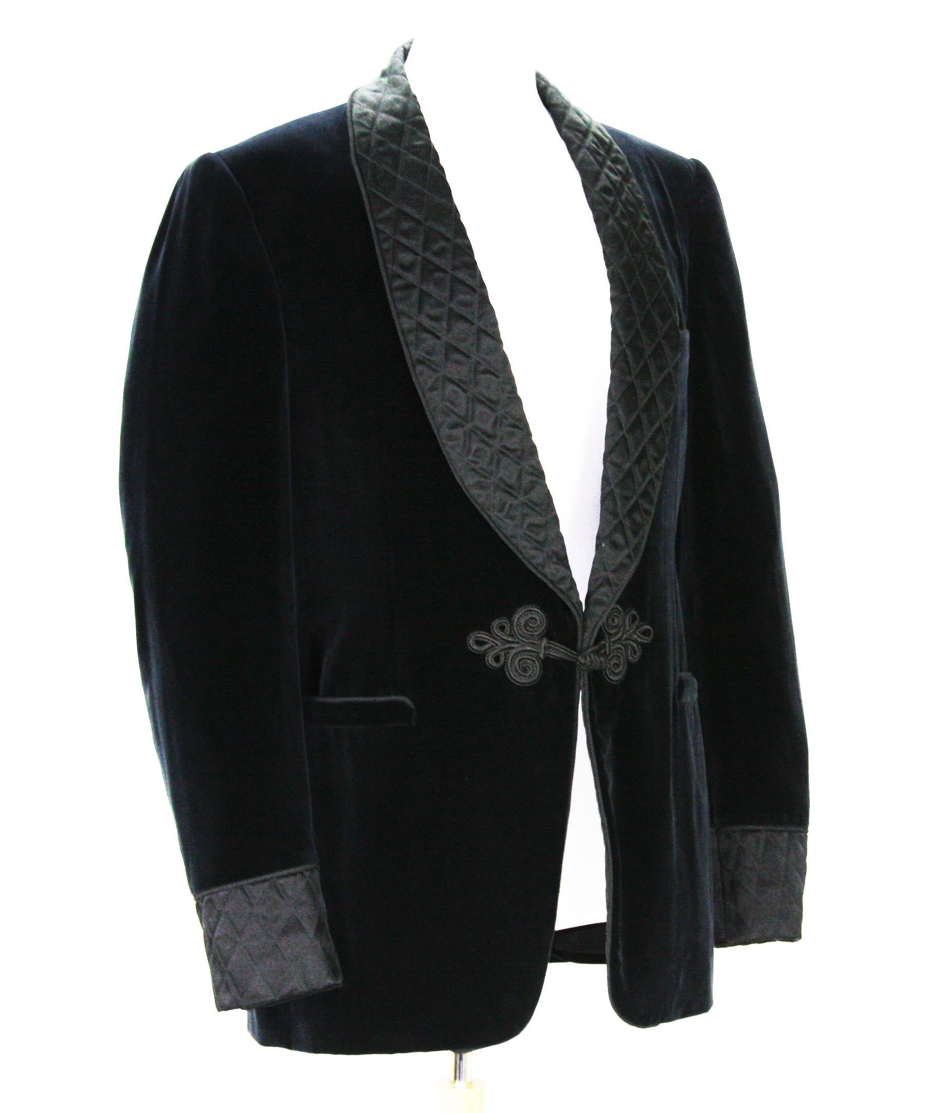 Super Rare and Brand New with Tag!!!
Tom Ford for Gucci Black Velvet Smoking Dinner Jacket
Designer size 56 R - US 46 R
Black Velvet, Quilted Details, Toggle Button Closure with Embroidery, 3 Front Pockets, 4 Inner Pockets, Fully Lined, Double