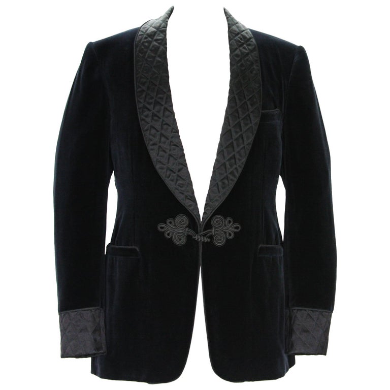 New Tom Ford for Gucci Black Velvet Smoking Dinner Jacket It. 56 R- US 46 R  at 1stDibs | tom ford smoking jacket, gucci smoking jacket, gucci smoking