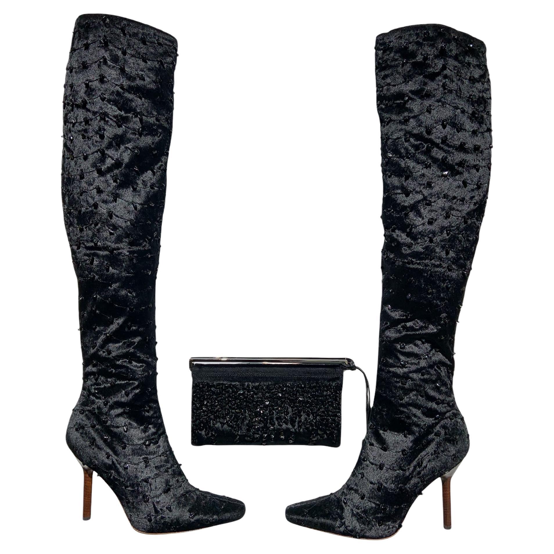 Nuovo Tom Ford for Gucci FW 1999 Velluto Onyx Beaded Knee Boots & Clutch 37 e 37.5 in vendita