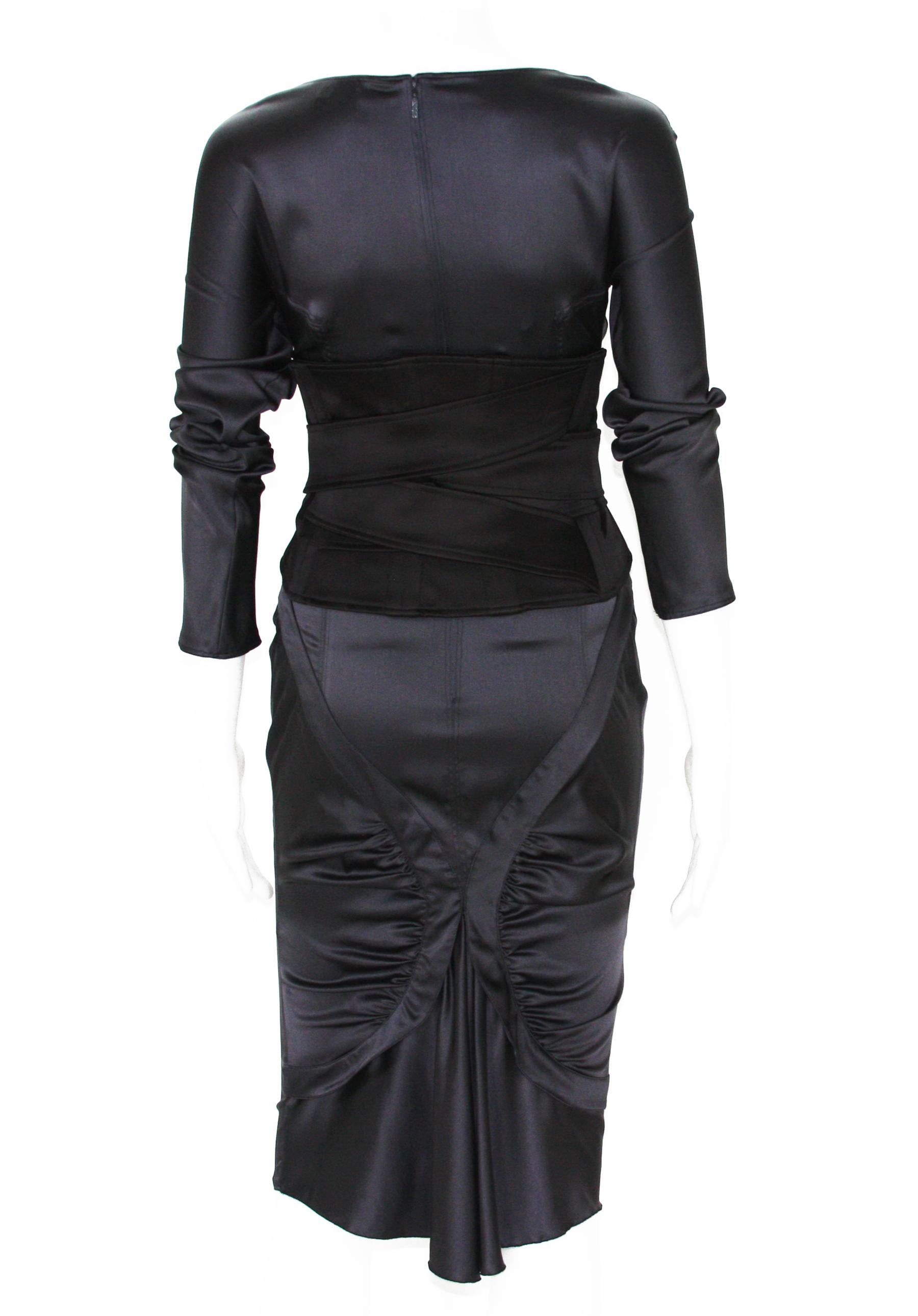 Tom Ford for Gucci - Robe de cocktail avec ceinture corset en soie noire, taille IT 38, état neuf, automne-hiver 2003   Neuf - En vente à Montgomery, TX