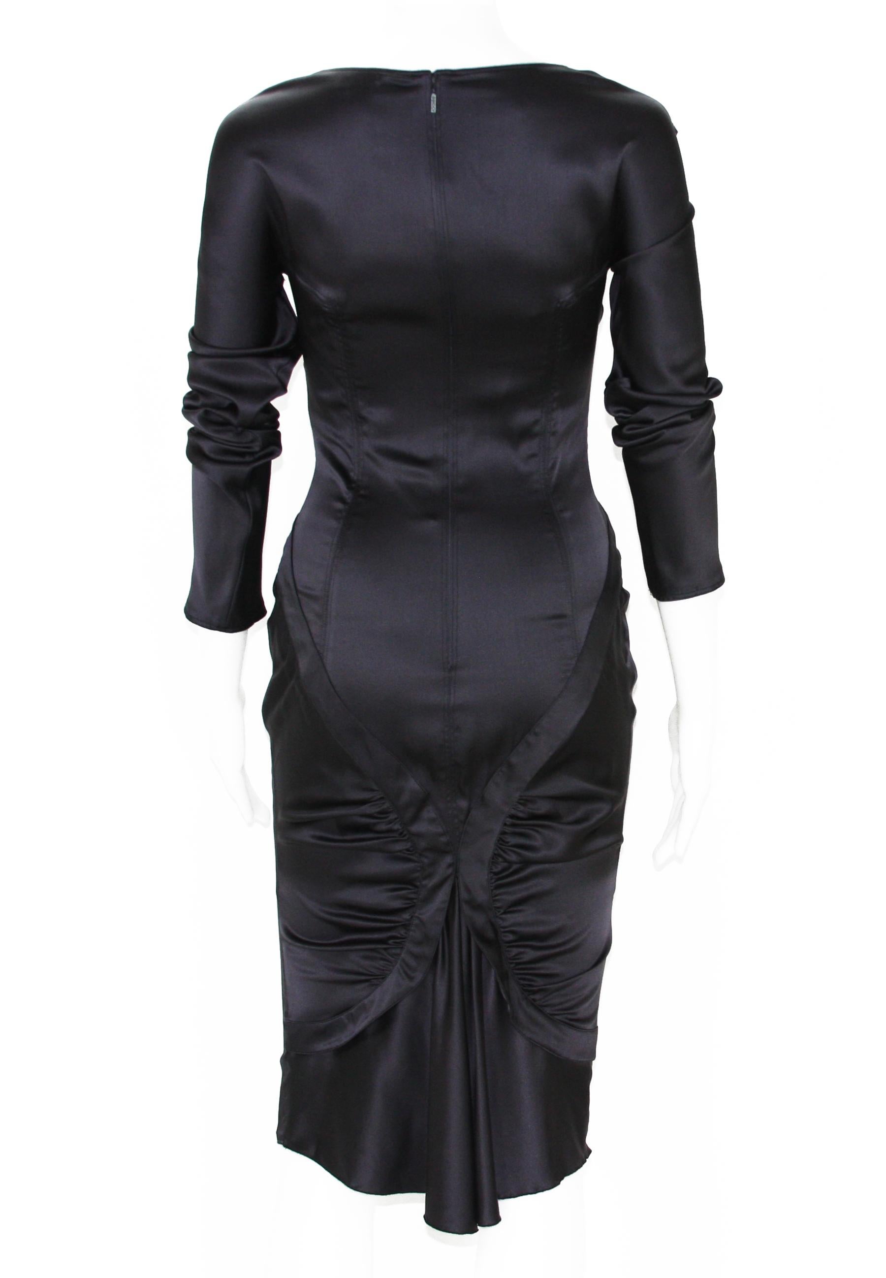 Tom Ford for Gucci - Robe de cocktail avec ceinture corset en soie noire, taille IT 38, état neuf, automne-hiver 2003   en vente 3