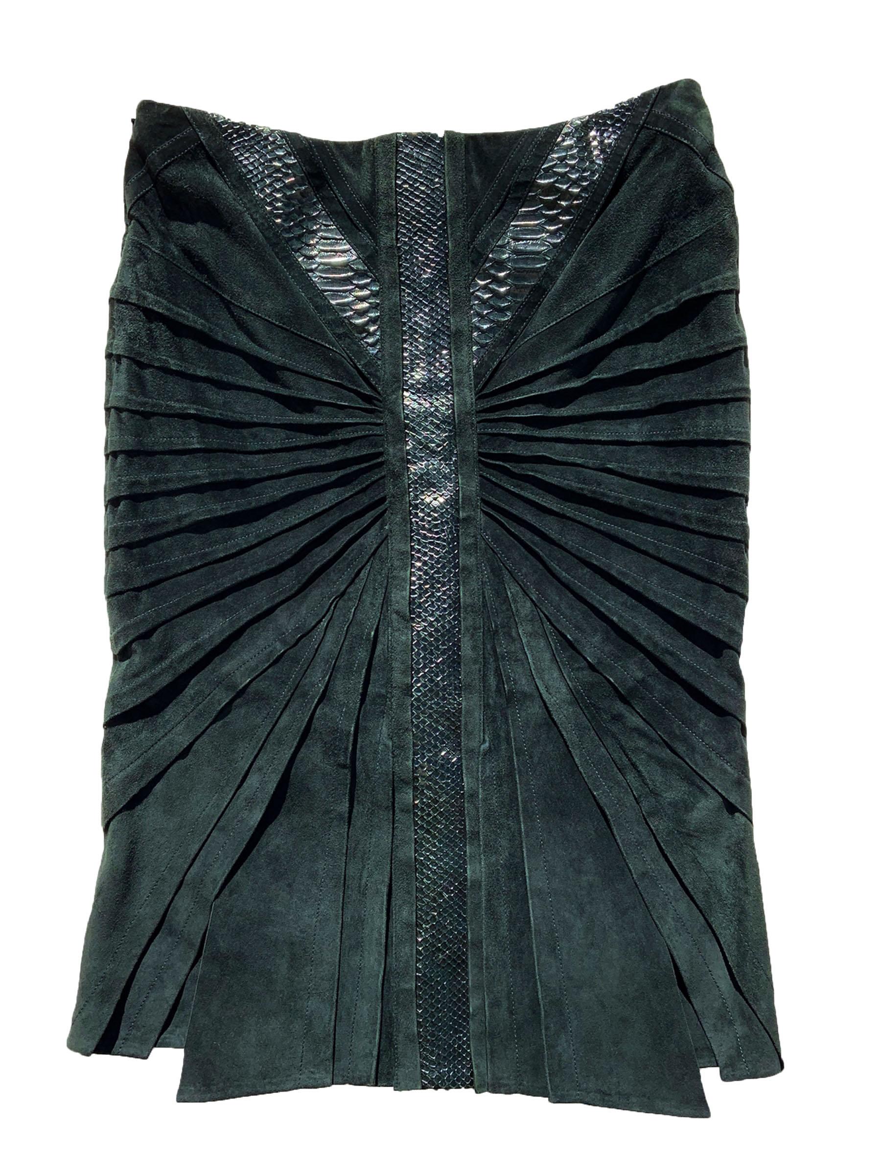 New Tom Ford for Gucci F/W 2004 Dark Green Suede Python Trim Skirt It 42 & 40 For Sale 3