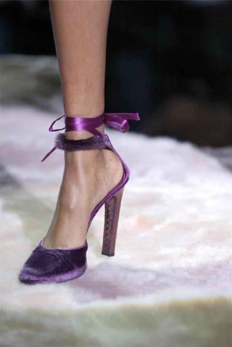 Black New Tom Ford for Gucci FW 2004 Mink Trim Python Heel Purple Shoes It 37.5 US 7.5 For Sale