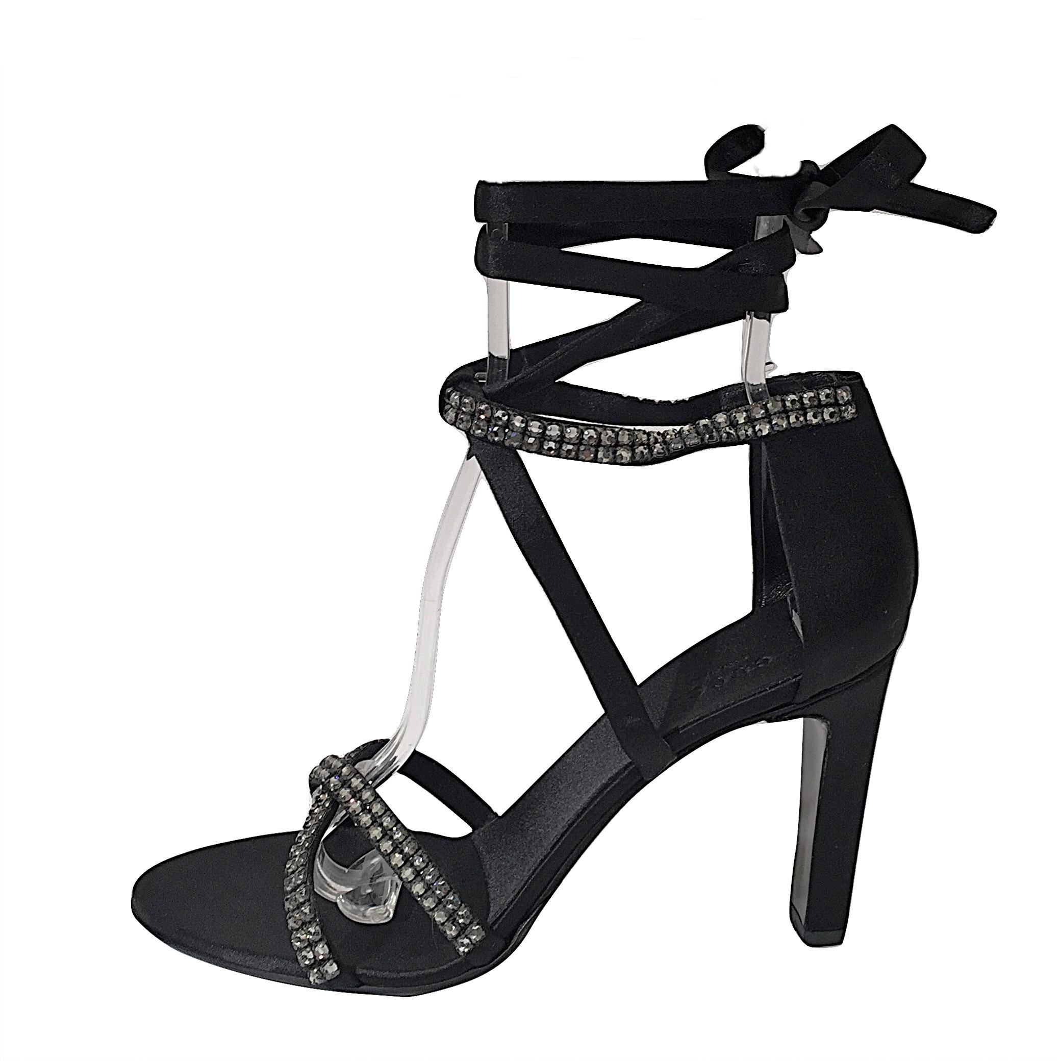 Nuovo Tom Ford for Gucci Nuovi tacchi in raso con cristalli Swarovski Sz 7 in vendita 2
