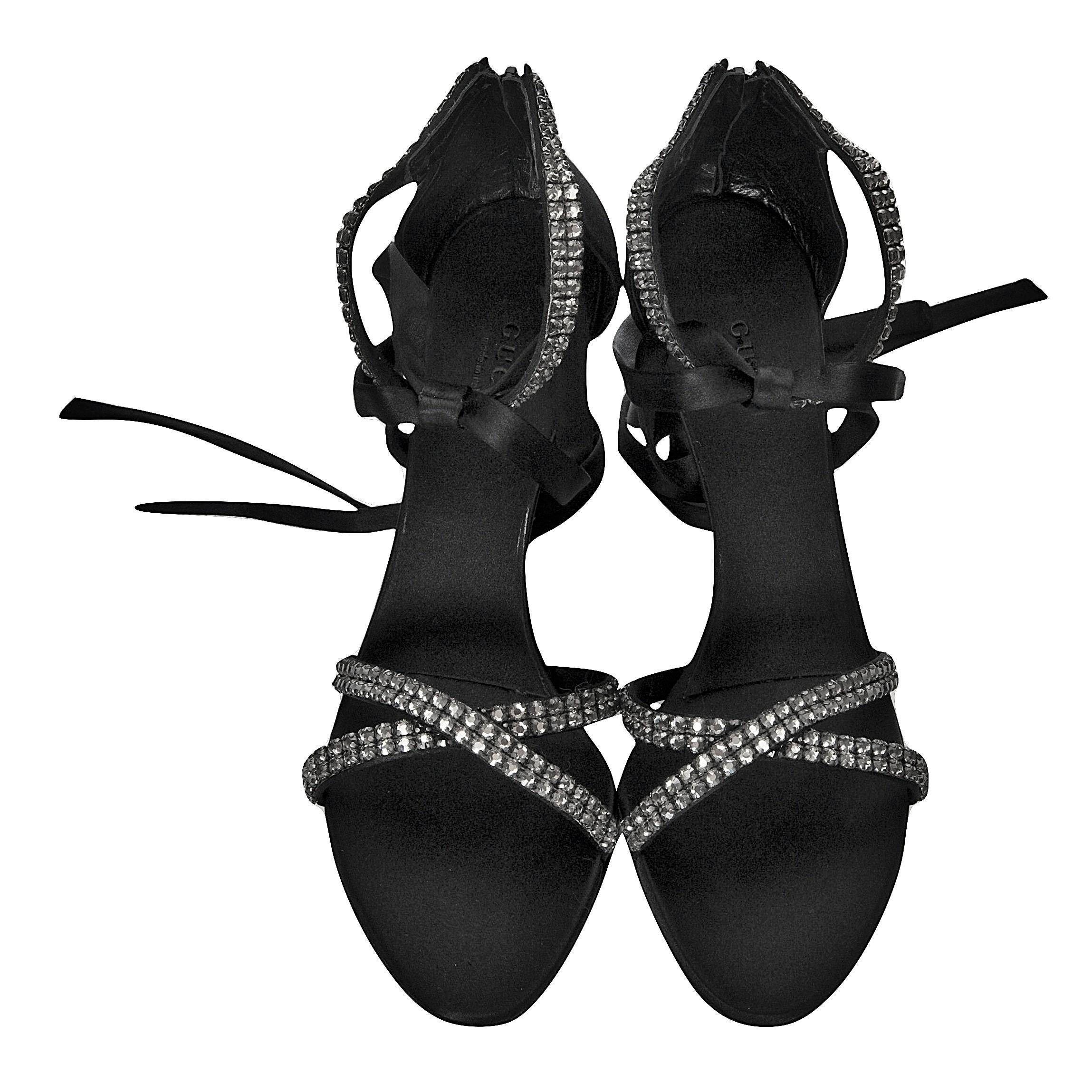 Nuovo Tom Ford for Gucci Nuovi tacchi in raso con cristalli Swarovski Sz 7 in vendita 3