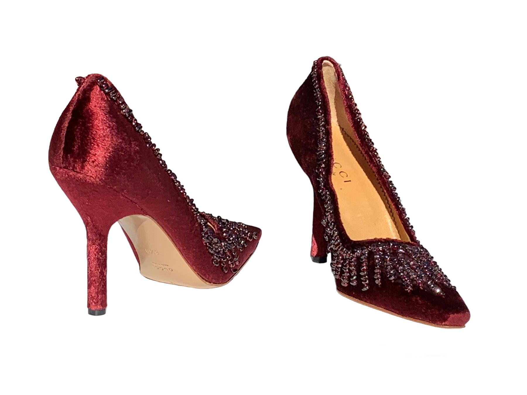 New Tom Ford for Gucci S/S 1999 Burgundy Velvet Onyx Embellished Pumps 36.5  6.5 In New Condition For Sale In Montgomery, TX