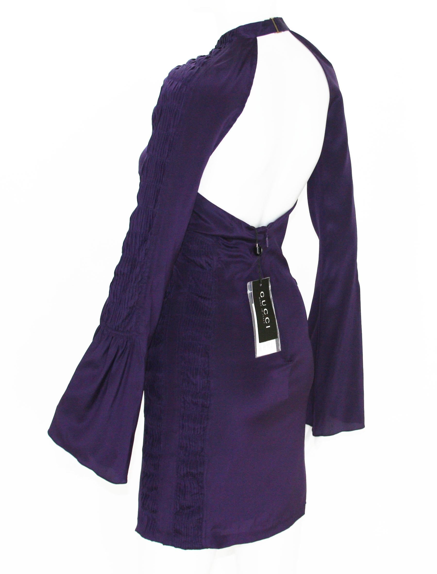 Noir Tom Ford for Gucci, robe dos nu plongeant en soie violet profond, défilé P/É 2004, taille 38 et 44, neuve en vente