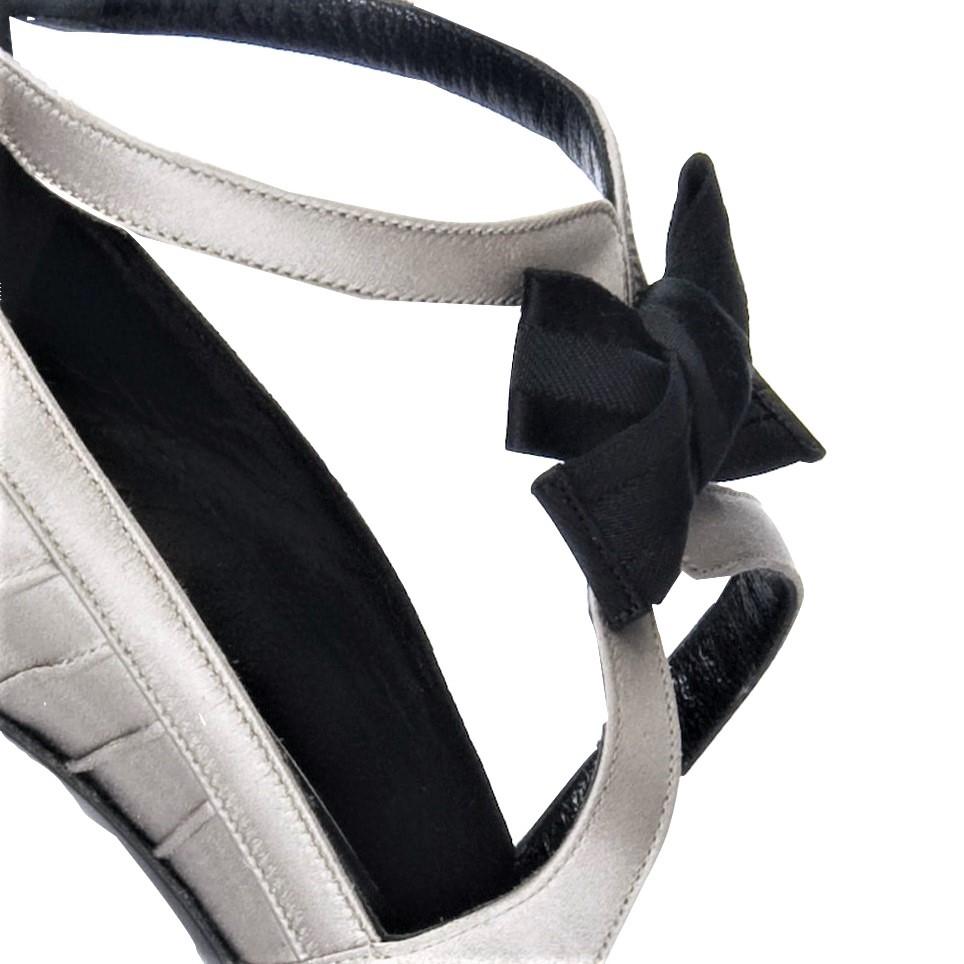 New Tom Ford for Gucci Satin Runway Sarah Jessica Parker Heels Pumps Sz 9 In New Condition In Leesburg, VA