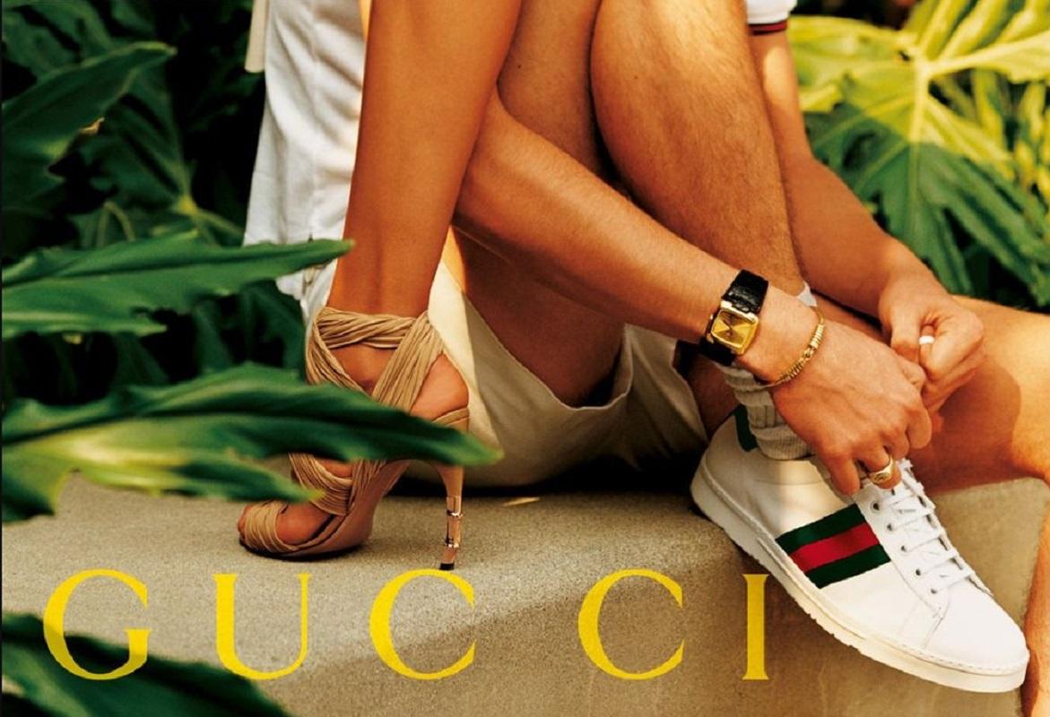 Nuove scarpe con tacco Tom Ford for Gucci Plisse Stretch Satin Bamboo
Campaigner P/E 2004
Taglia US - 10 B
Tomaia in raso elasticizzato color nudo.  
Il tacco è caratterizzato da due centimetri di bambù con tonalità oro rosa. Altezza totale del