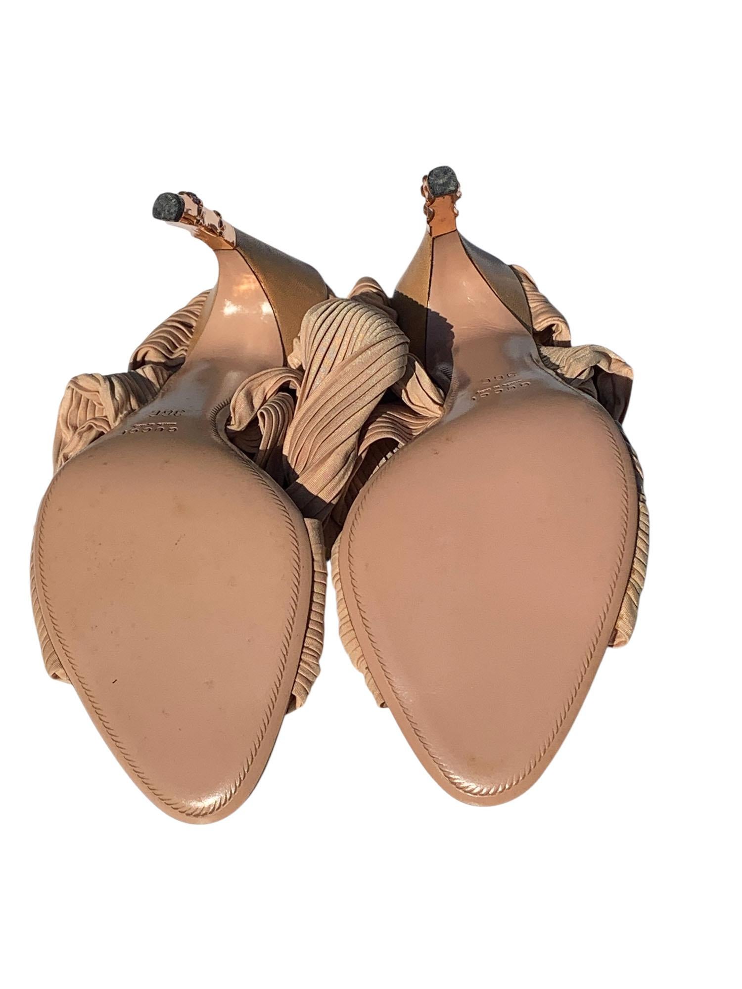 De las mujeres Nuevo Tom Ford for Gucci SS 2004 AD Plisse Zapatos de tacón de bambú de satén elástico US 36 C en venta