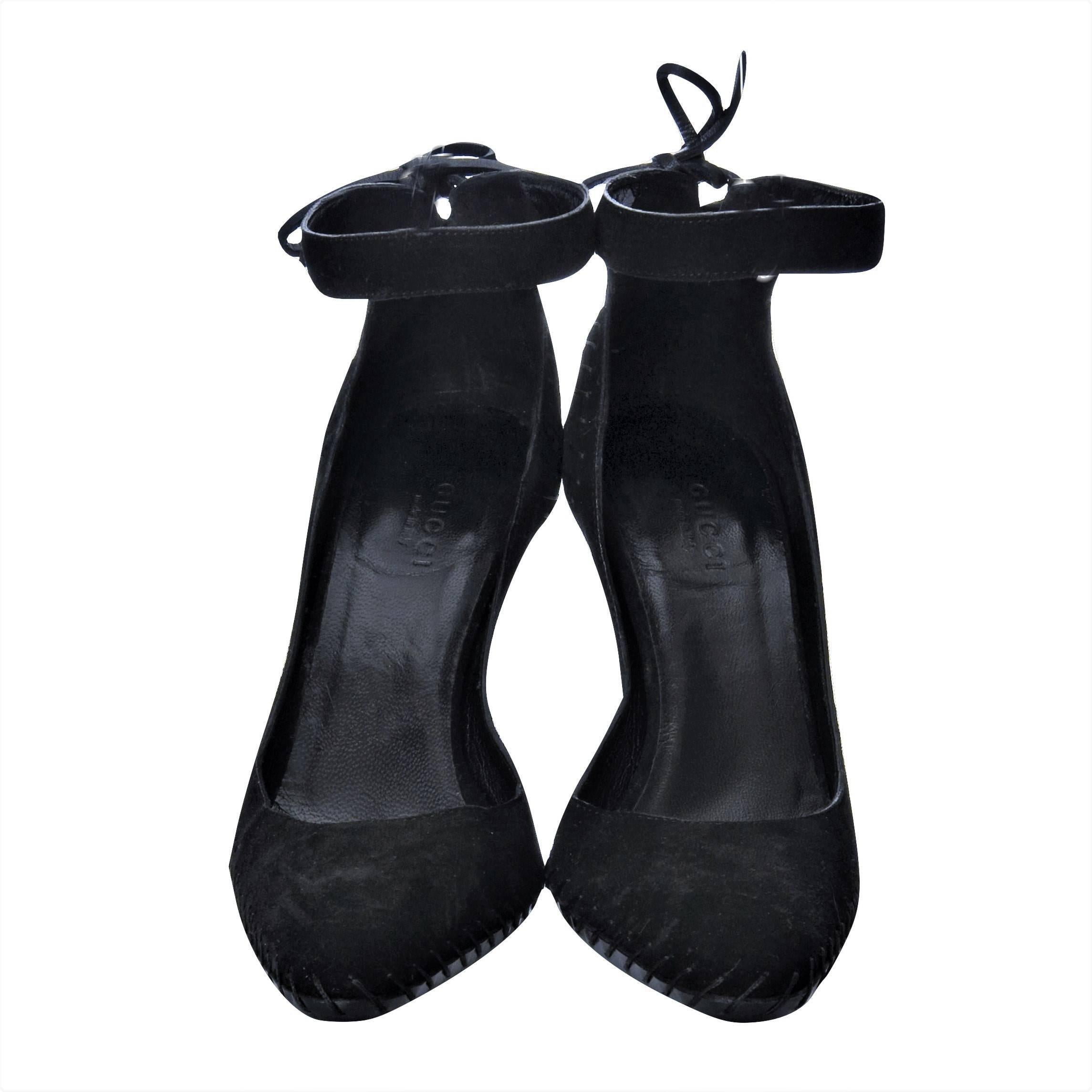 Donna Nuovo Tom Ford for Gucci in pelle scamosciata con punto metallico Sz 7 in vendita
