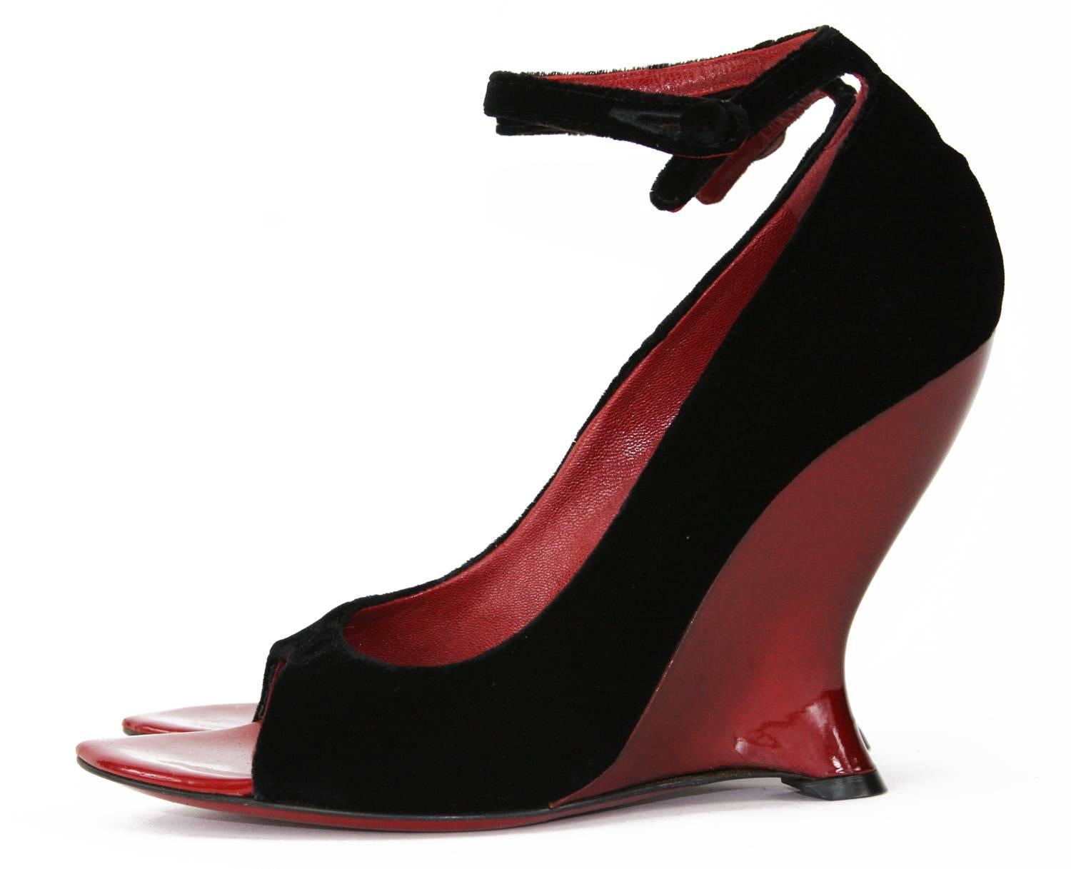 Women's New Tom Ford for Yves Saint Laurent F/W 2004 Red Black Shoes It 38  38.5  39  42 For Sale