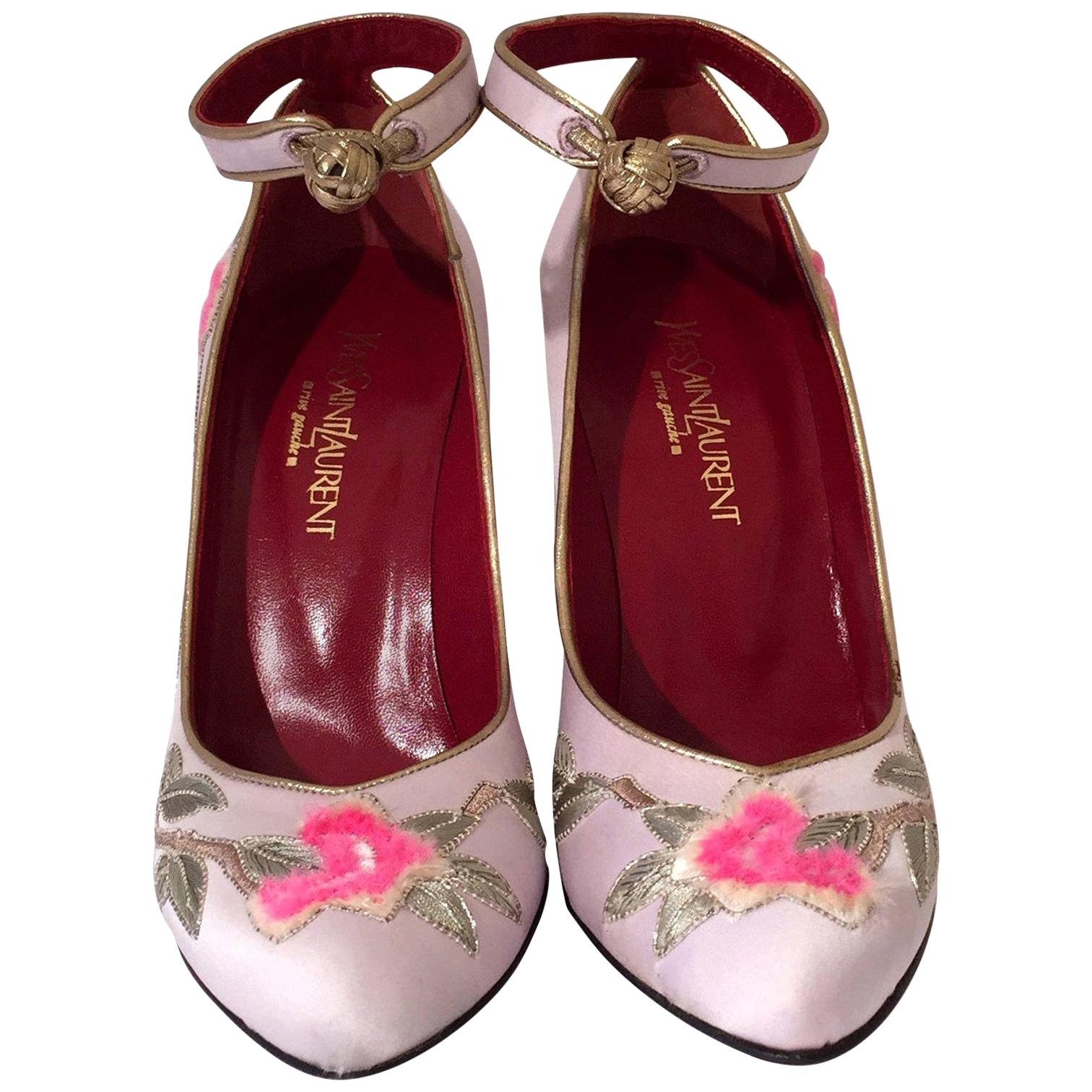 Yves Saint Laurent Heels
Brand New
* Tom Ford Lotus Runway Ad Heels
* This was his last collection for Yves Saint Laurent. He was inspired by the Chinese Collection of 1977...
His Final Collection for YSL 2004
* Stunning VERY Light Pink Satin,