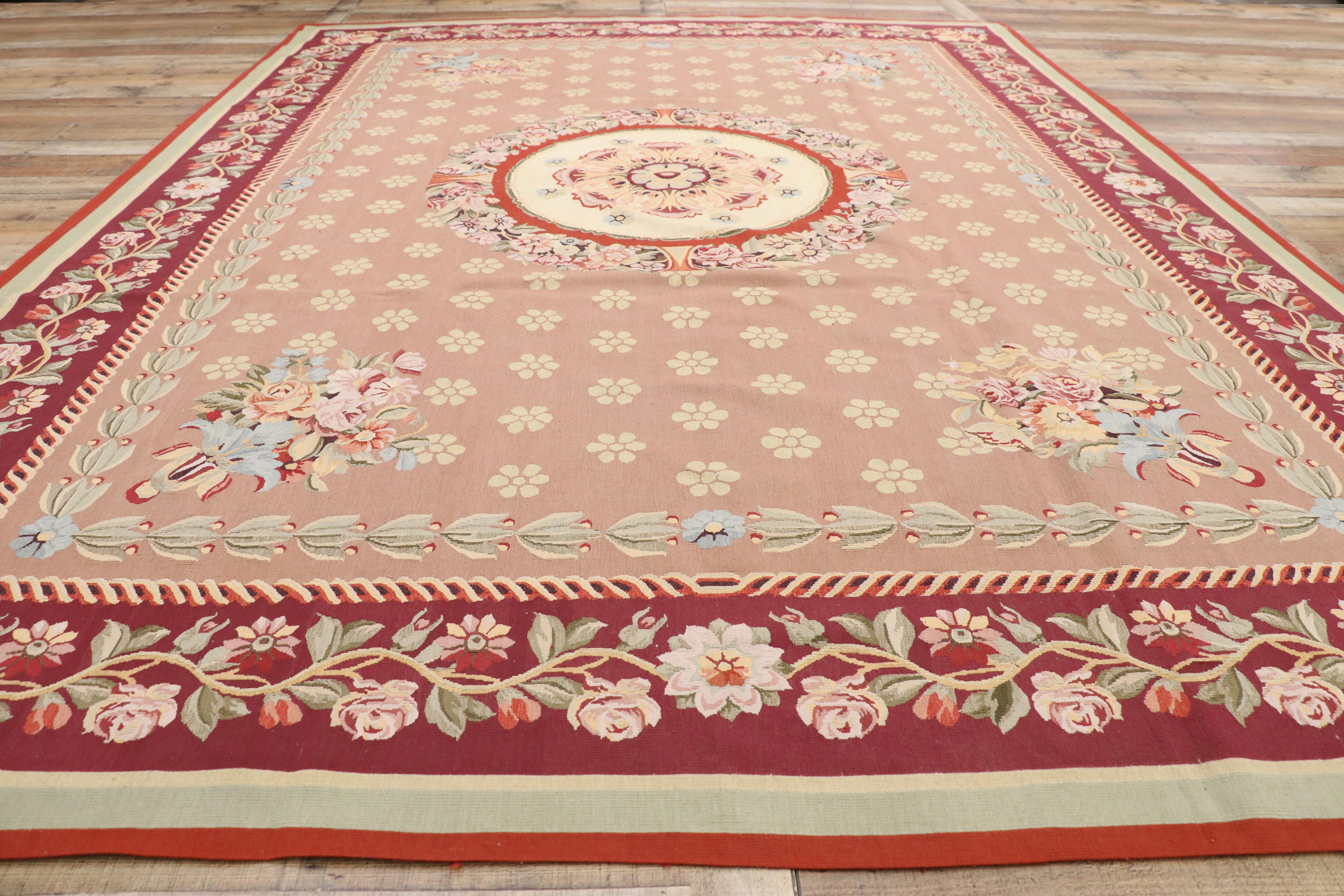 Traditional Chintz Area Rug with French Aubusson Style and Savonnerie Design In New Condition In Dallas, TX