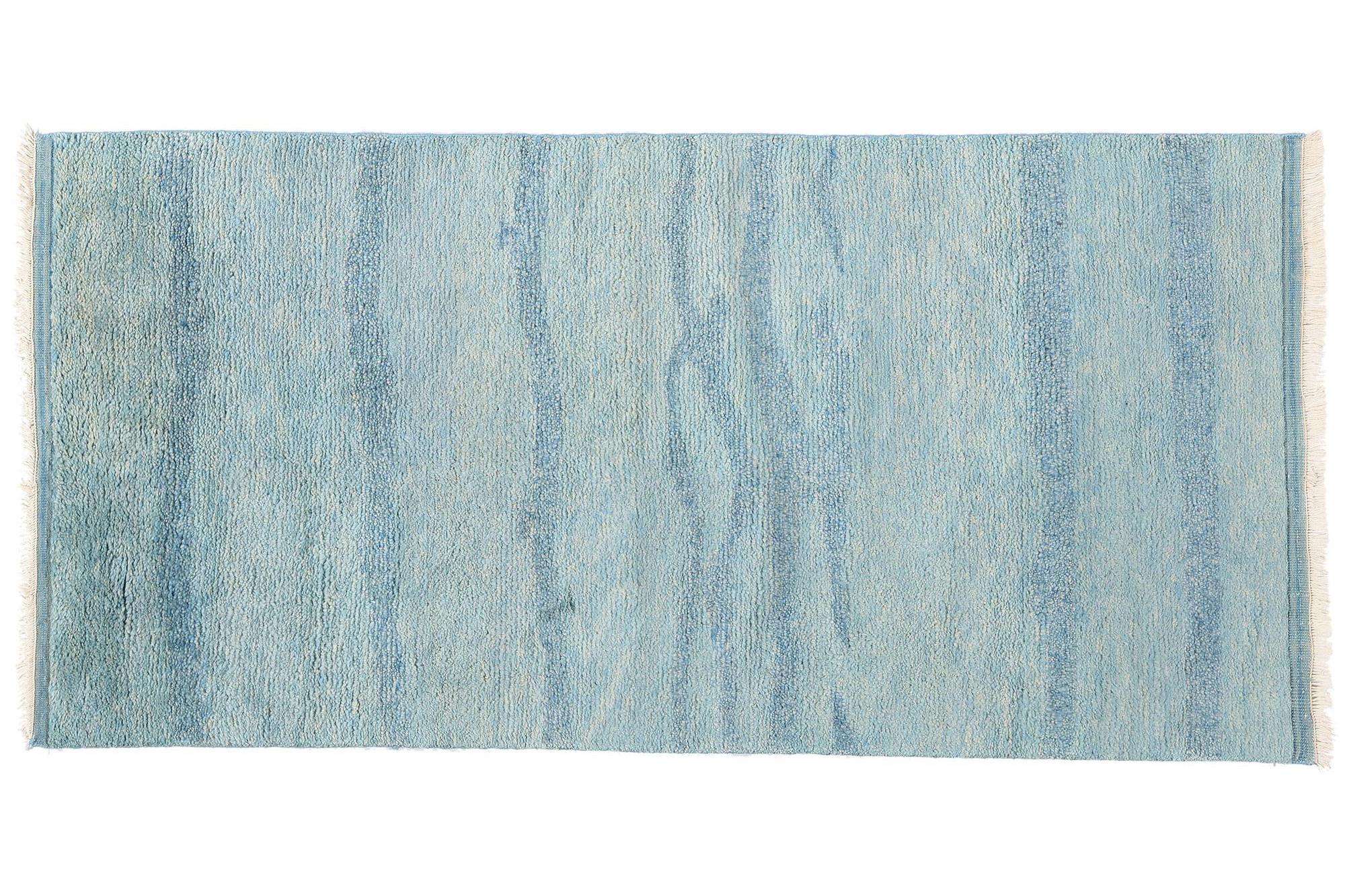 Nouveau tapis marocain Tranquil Tides bleu ciel, 04'00 x 08'02 en vente 2