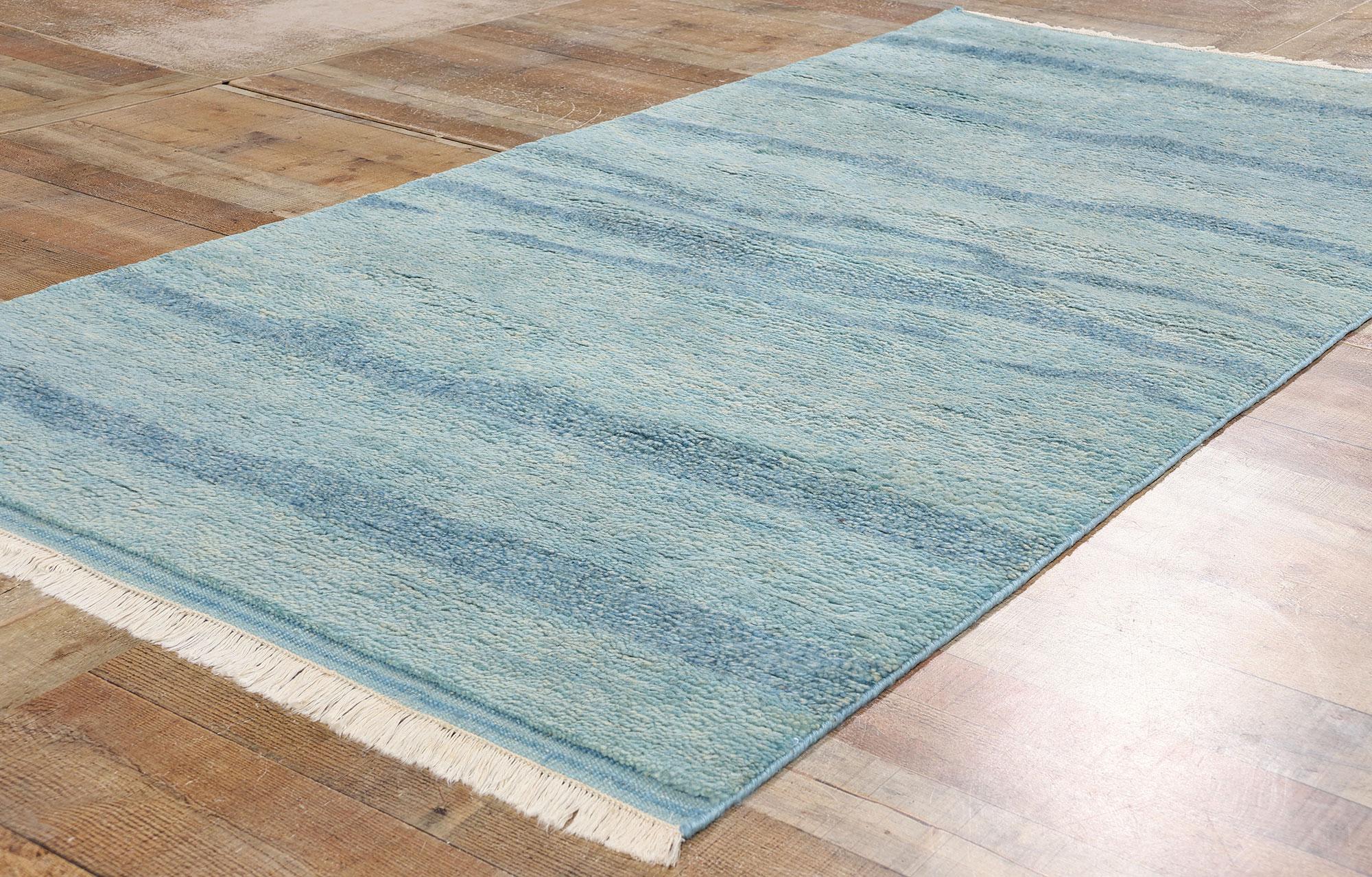 XXIe siècle et contemporain Nouveau tapis marocain Tranquil Tides bleu ciel, 04'00 x 08'02 en vente