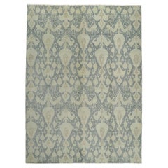 Neuer Übergangs-Teppich mit Ikat-Muster in weichen blauen Erdtönen