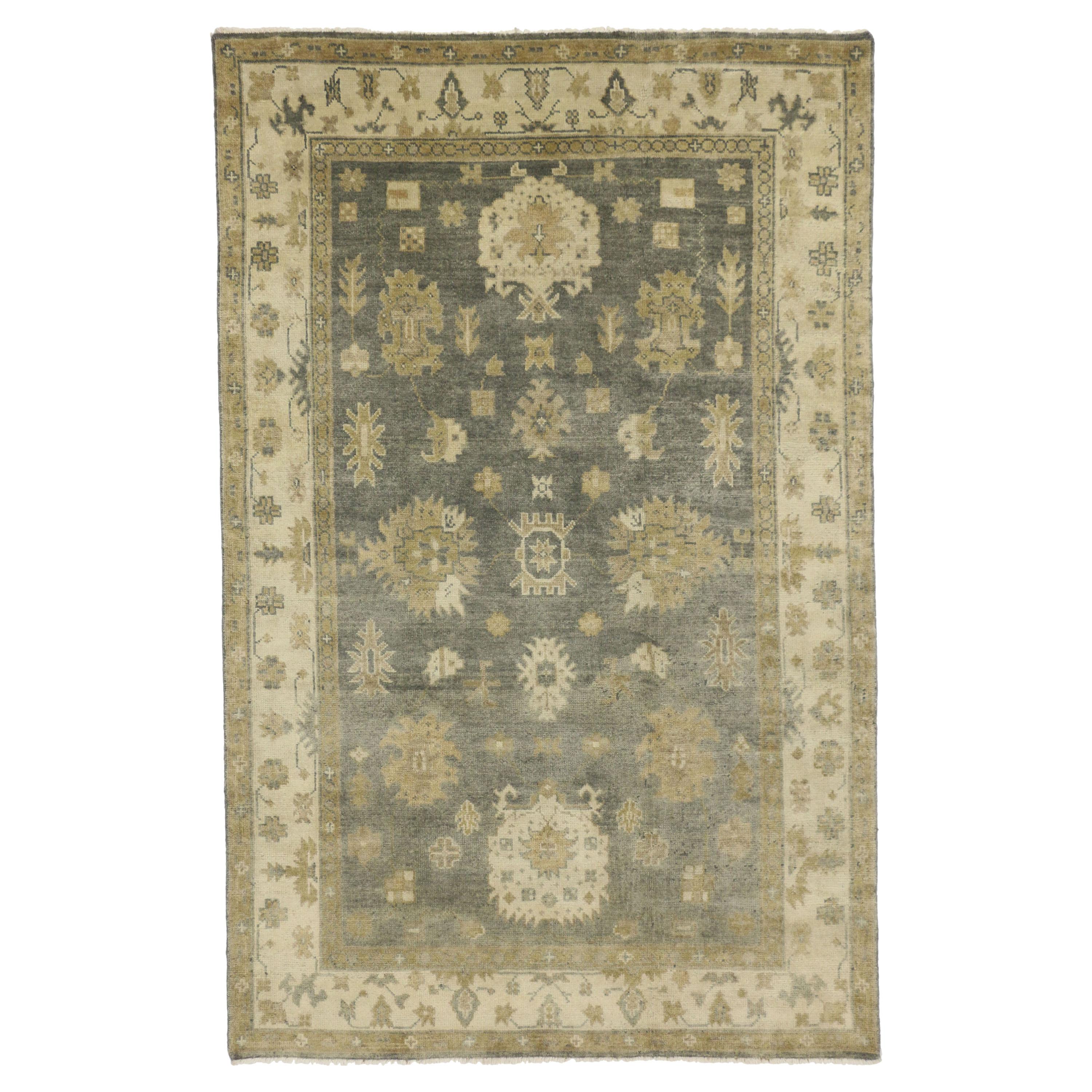 Neuer Übergangsteppich mit Oushak-Design und Luxe-Stil