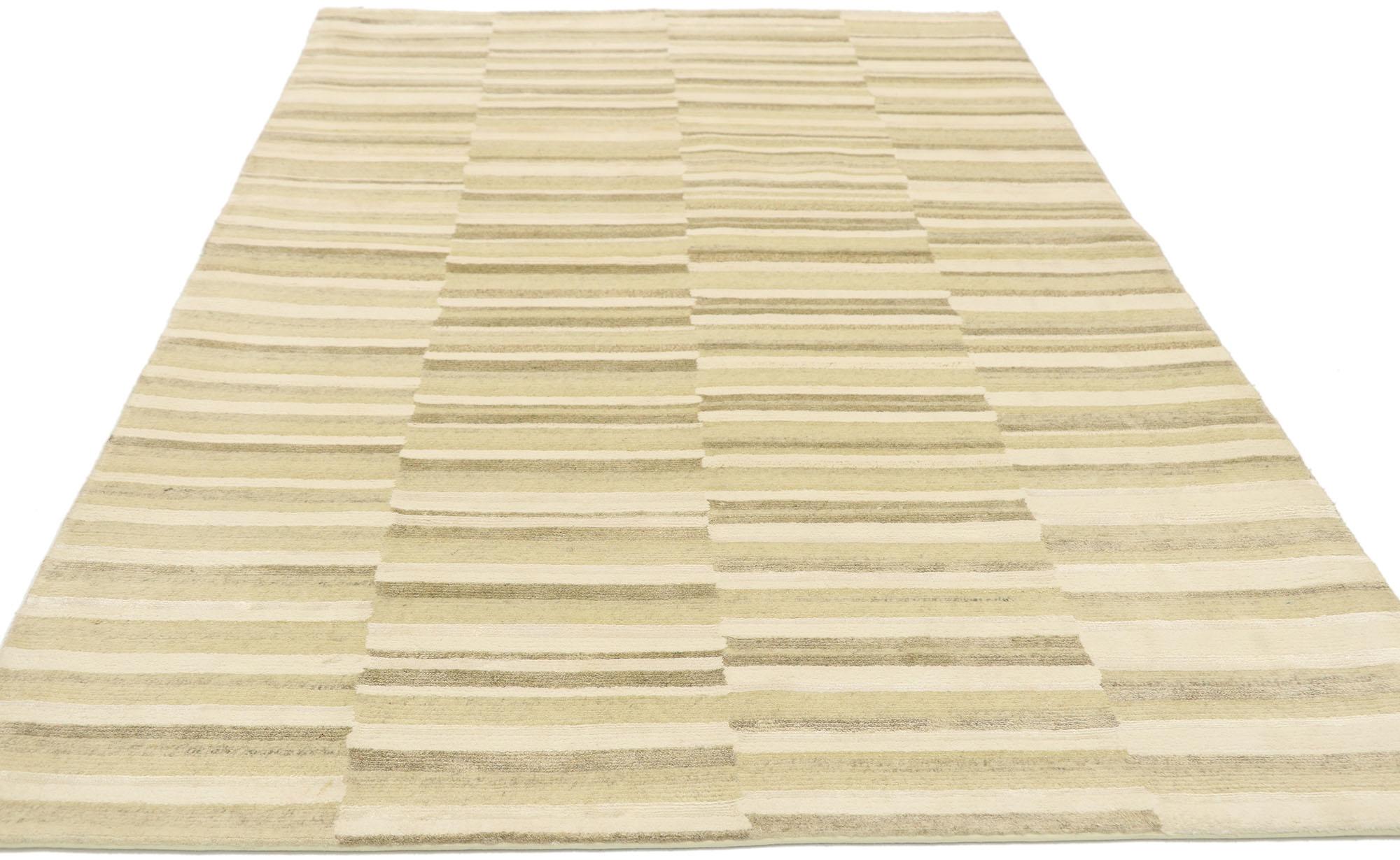 Gestreifter indischer Teppich im Übergangsbereich, Wabi-Sabi trifft auf Natural Elegance (Moderne) im Angebot
