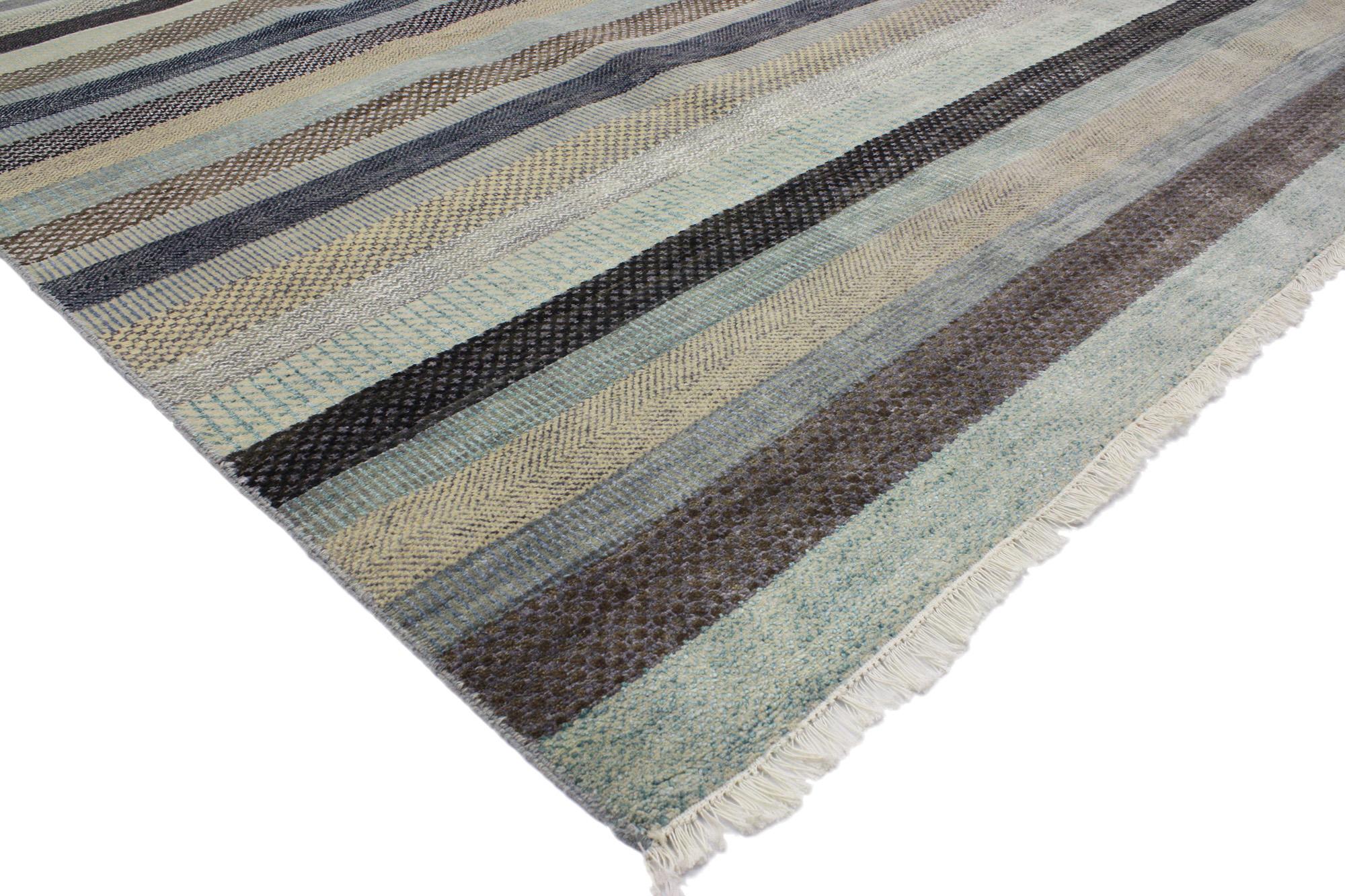 30148 New Nautical Drift Modern Coastal Rug, 09'00 x 12'03. Evocando la dolce cadenza delle maree e delle coste bagnate dal sole, questo tappeto Nautical Drift Modern Coastal, annodato a mano in lana e seta, cattura l'essenza della serenità costiera