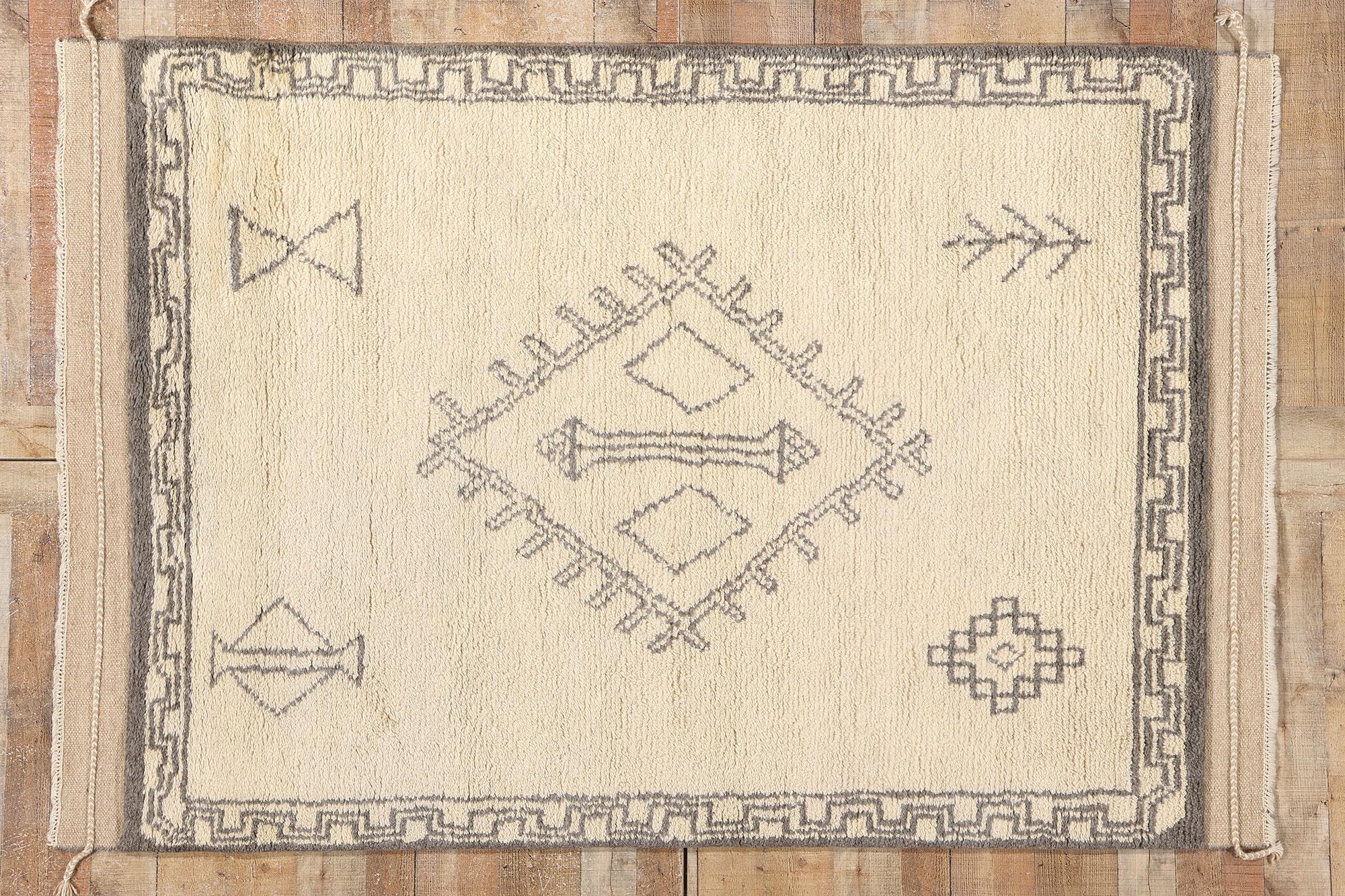 Tappeto Tribal Tranquility Modern Moroccan, 05'03 x 07'09 in vendita 1
