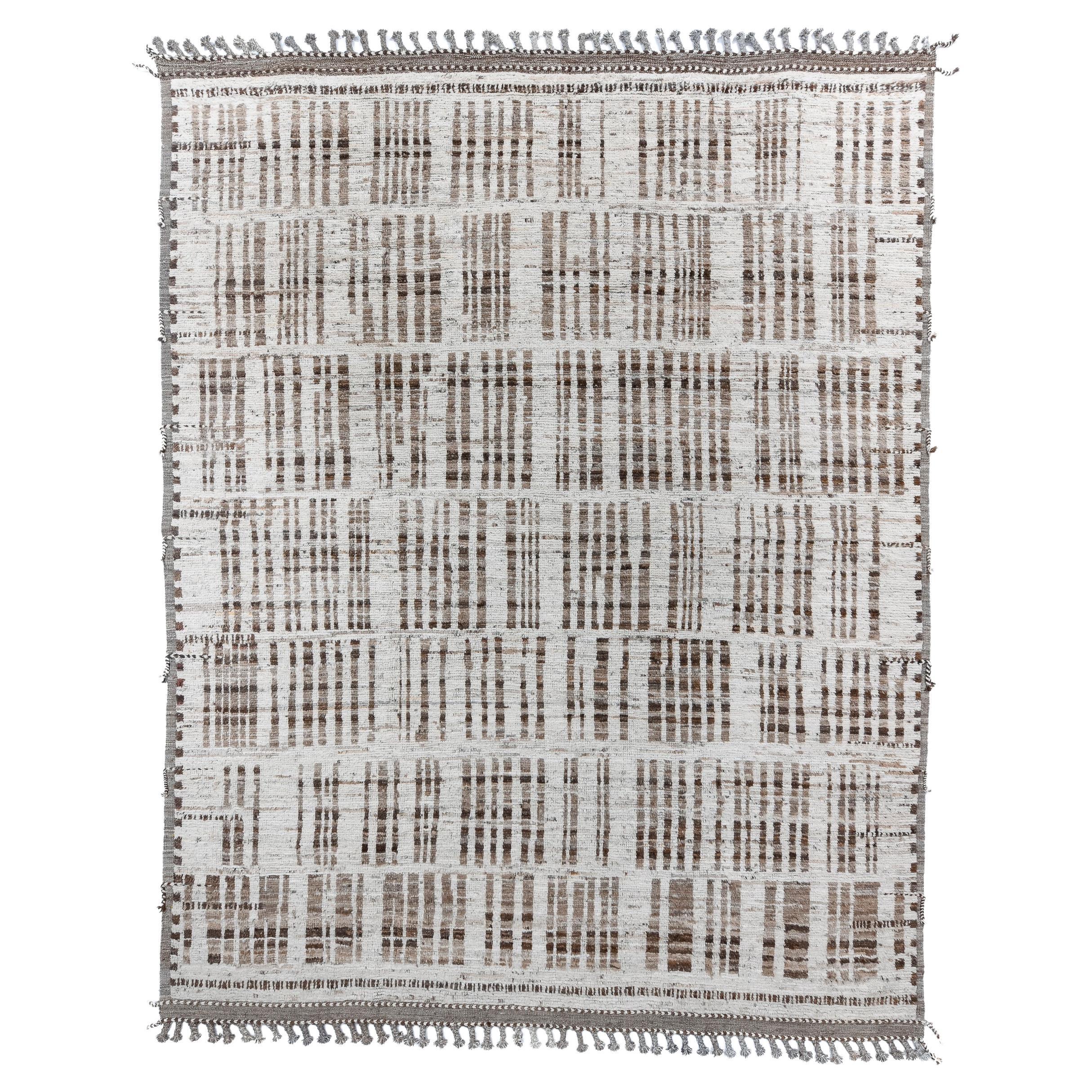 New Tulu Rug with Sand Field and Tassels For Sale