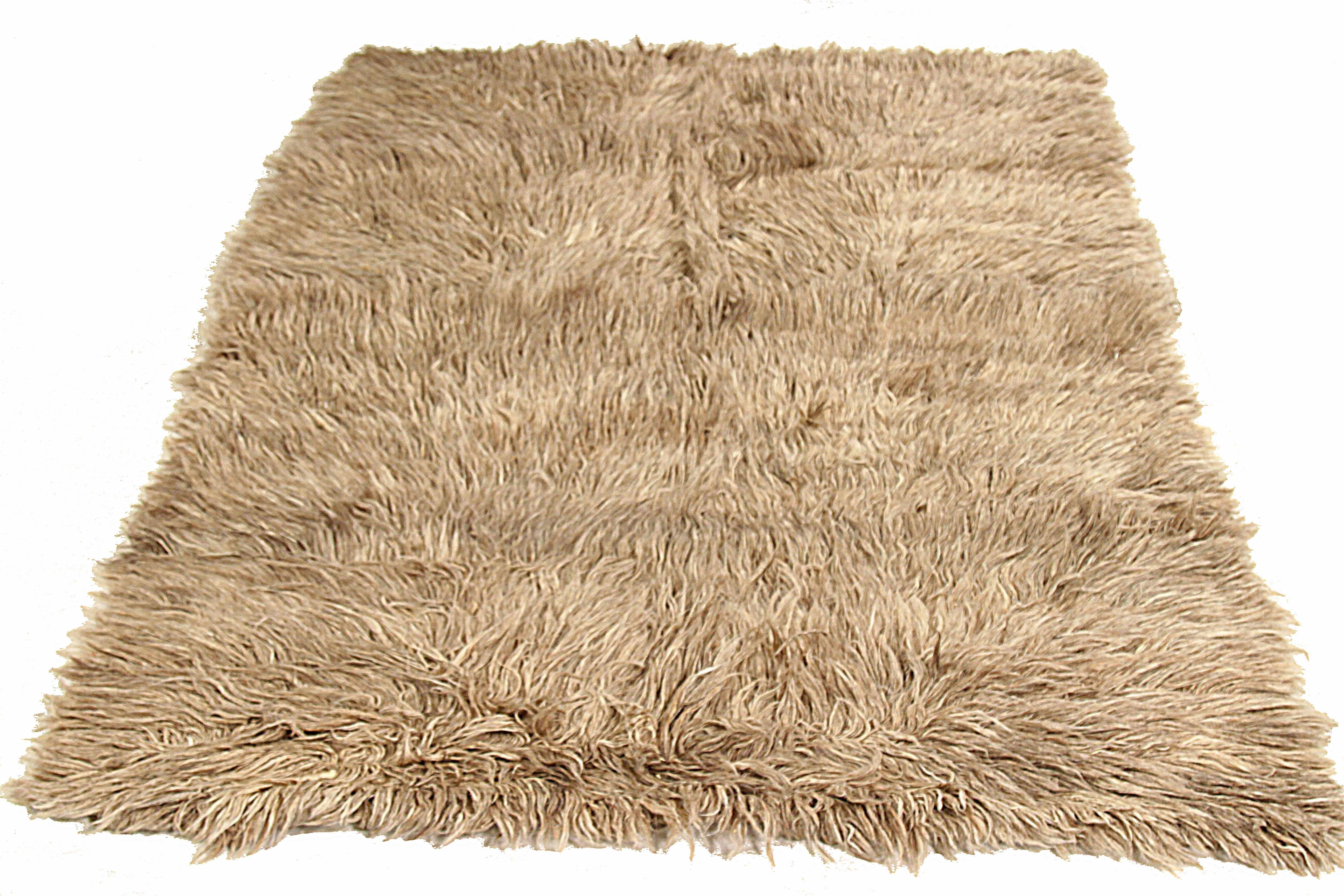 New Turkish area rug handwoven from the finest sheep’s wool. It’s colored with all-natural vegetable dyes that are safe for humans and pets. It’s a traditional Tulu design handwoven by expert artisans. It’s a lovely area rug that can be incorporated