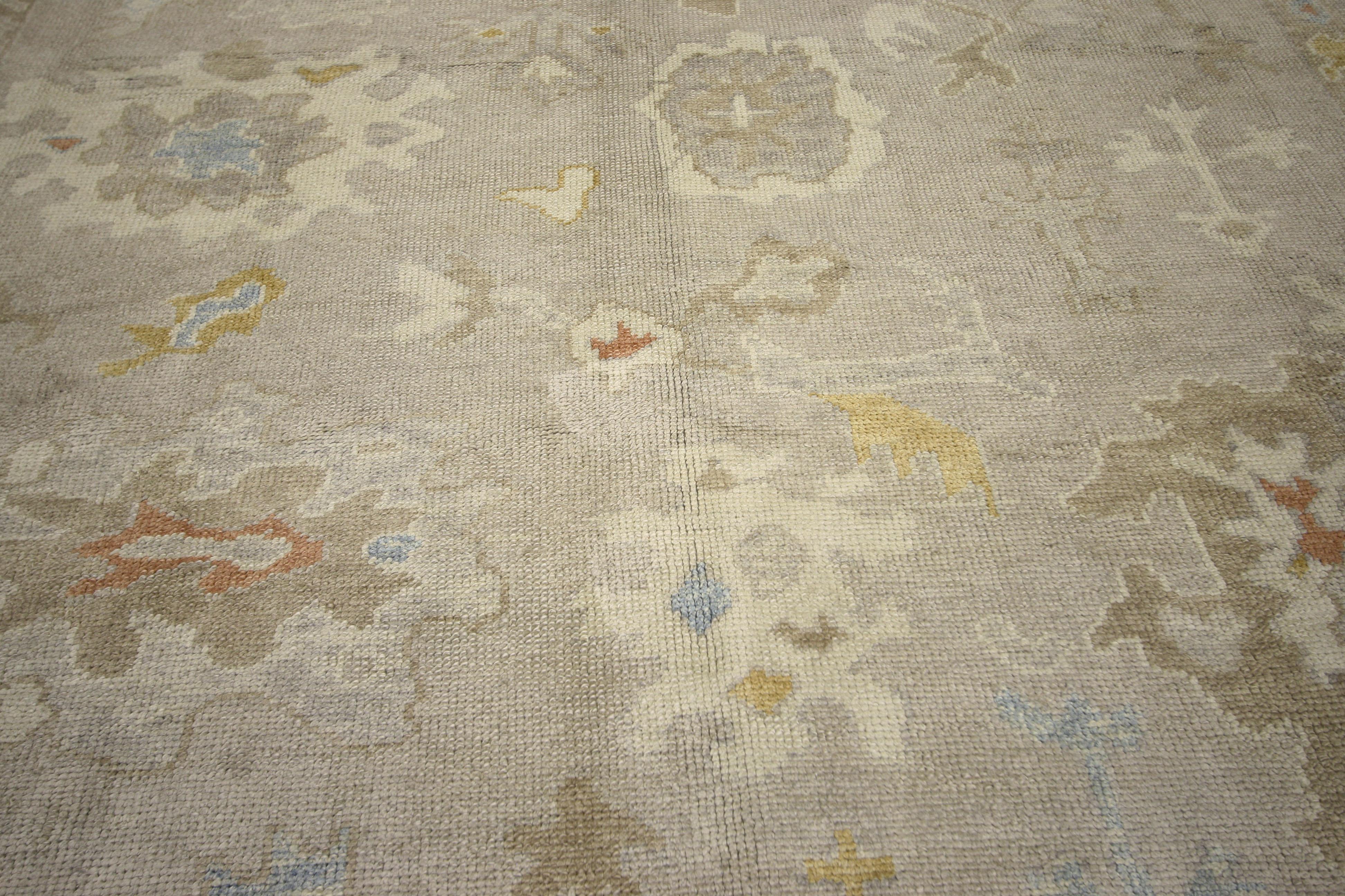 New Turkish Oushak Area Rug with Light, Neutral Colors In New Condition For Sale In Dallas, TX