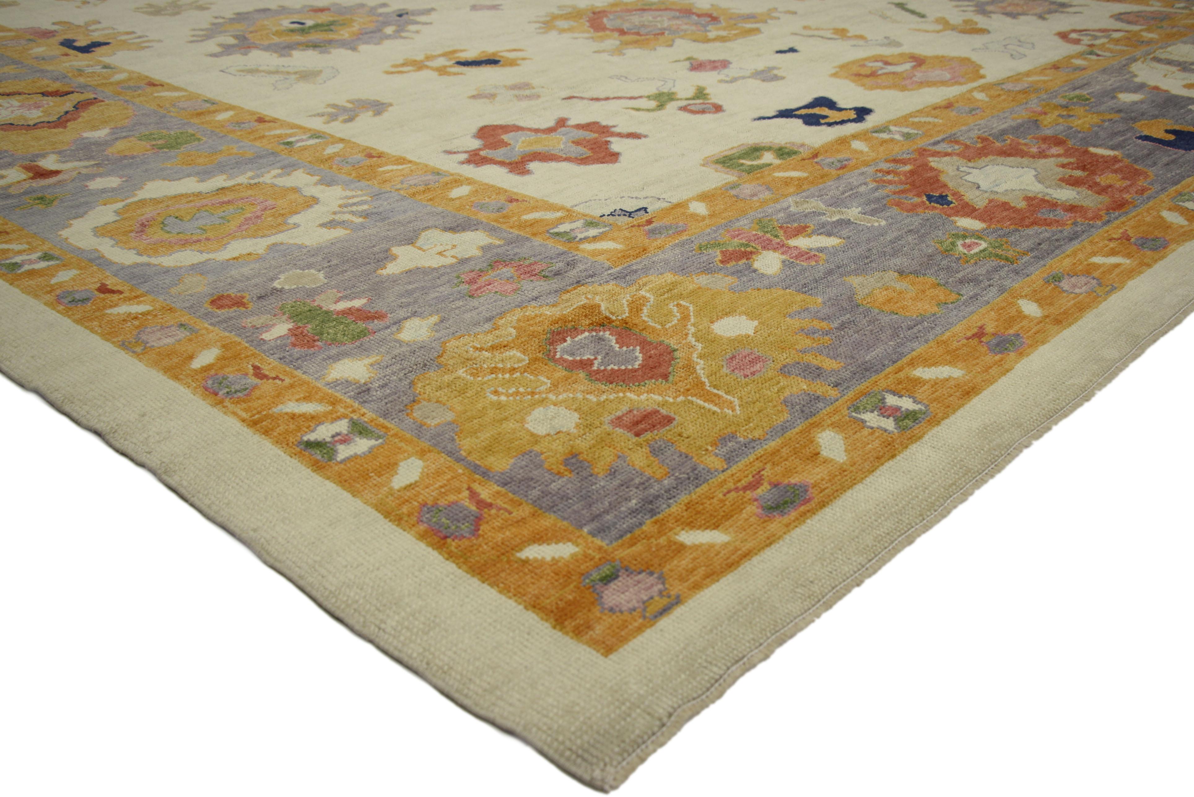 Laine Nouveau tapis turc Oushak avec un style parisien et un motif géométrique à grande échelle en vente
