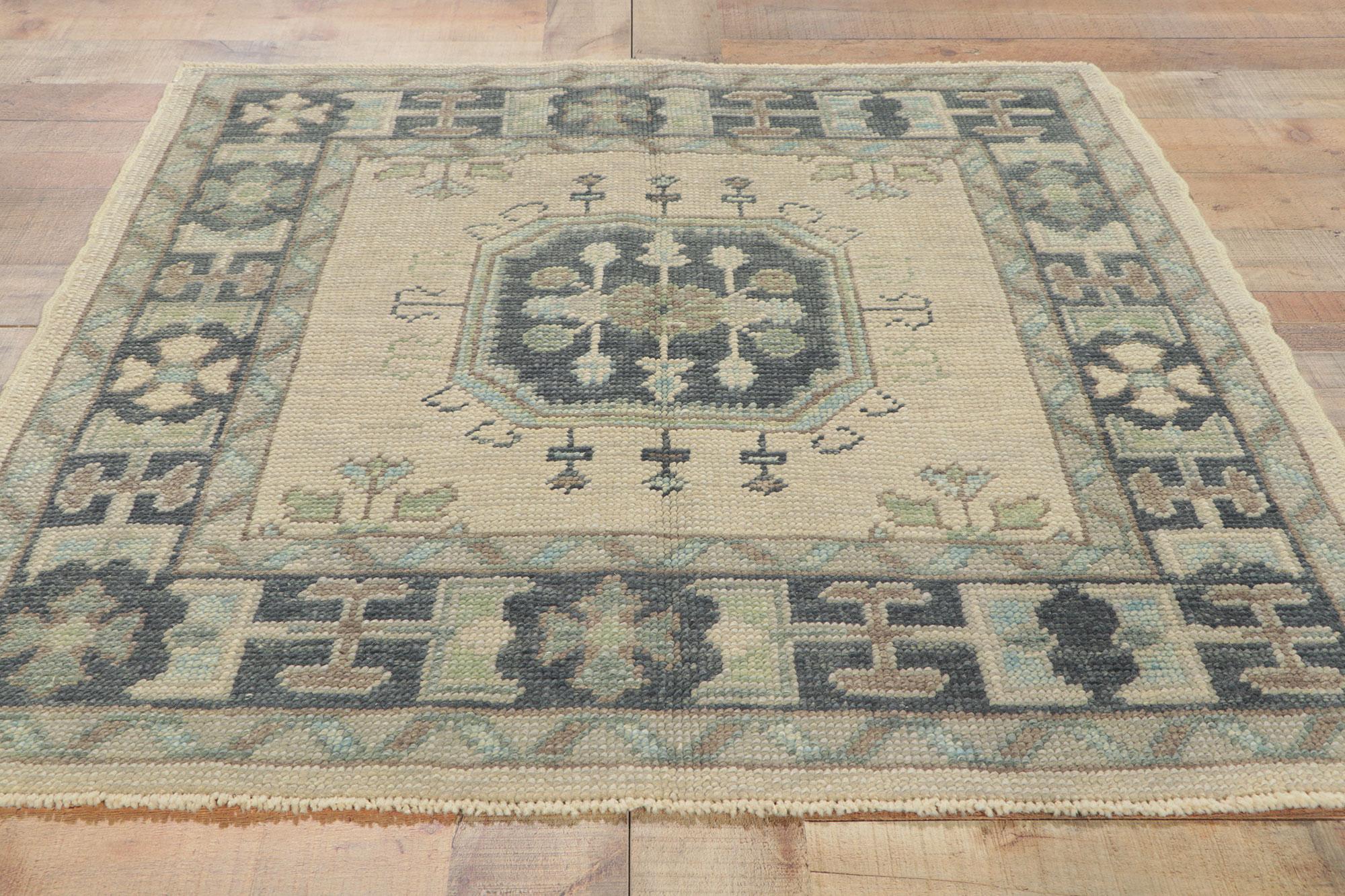 Laine Nouveau tapis turc d'appoint carré Oushak de style moderne en vente