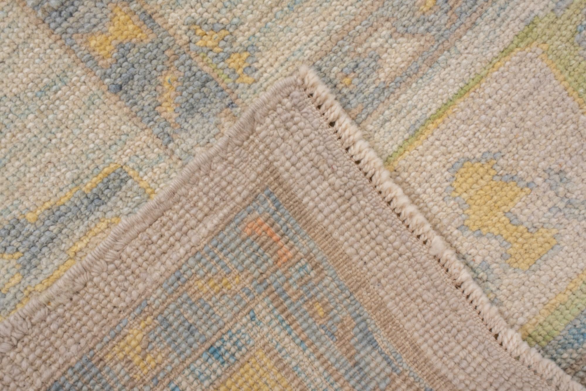 XXI secolo e contemporaneo Il nuovo Oushak turco con colori pastello in vendita