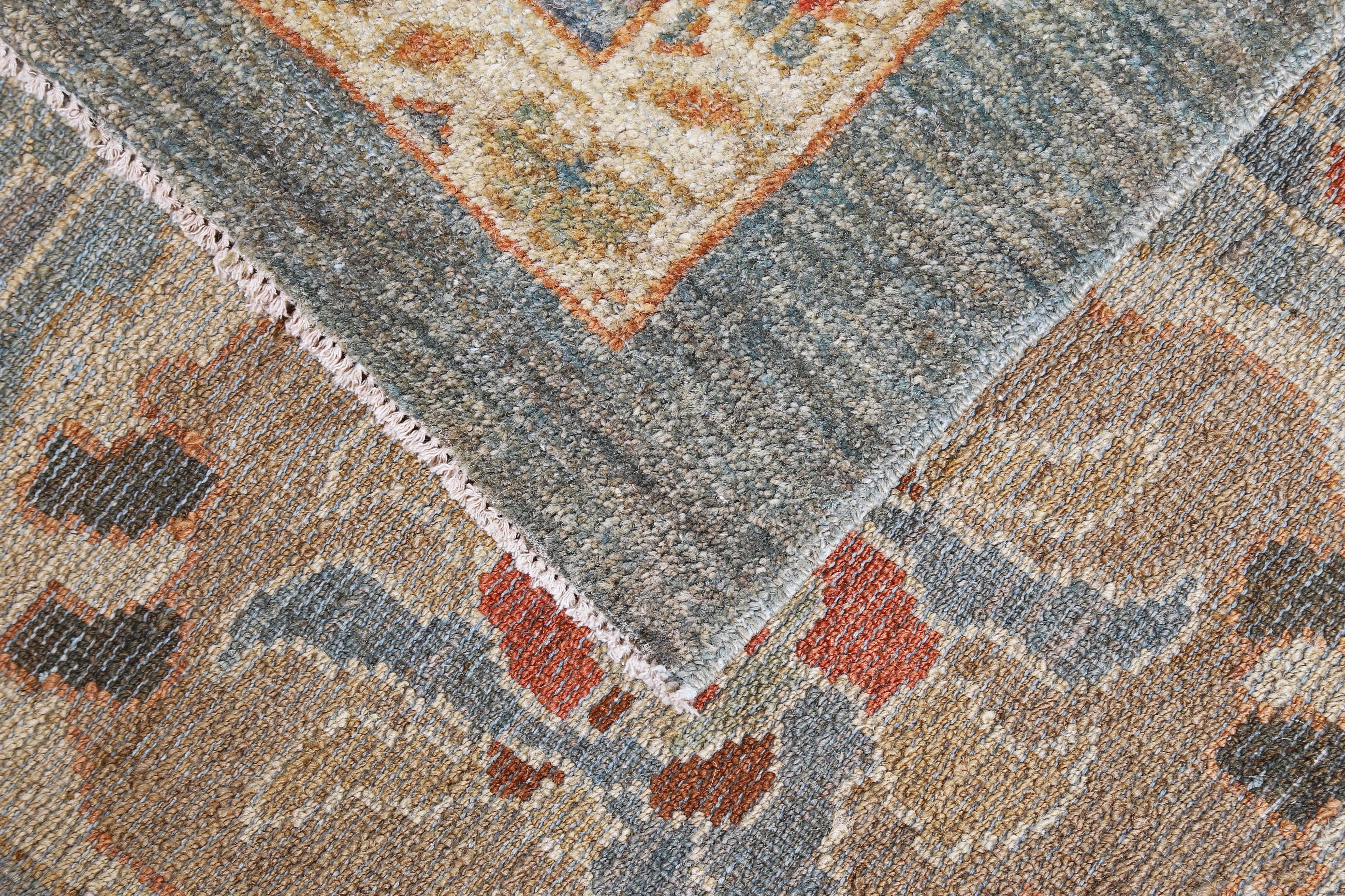 Nueva Alfombra Turca Diseño Sultanabad con Detalles Botánicos Beige Campo Azul en venta 3
