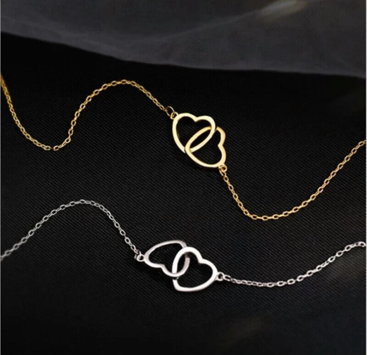 New Two Heart Shaped Necklace Collana femminile dalla forma squisita Choker Moda Gioielli Regalo In condizioni Nuovo in vendita a Chicago, IL
