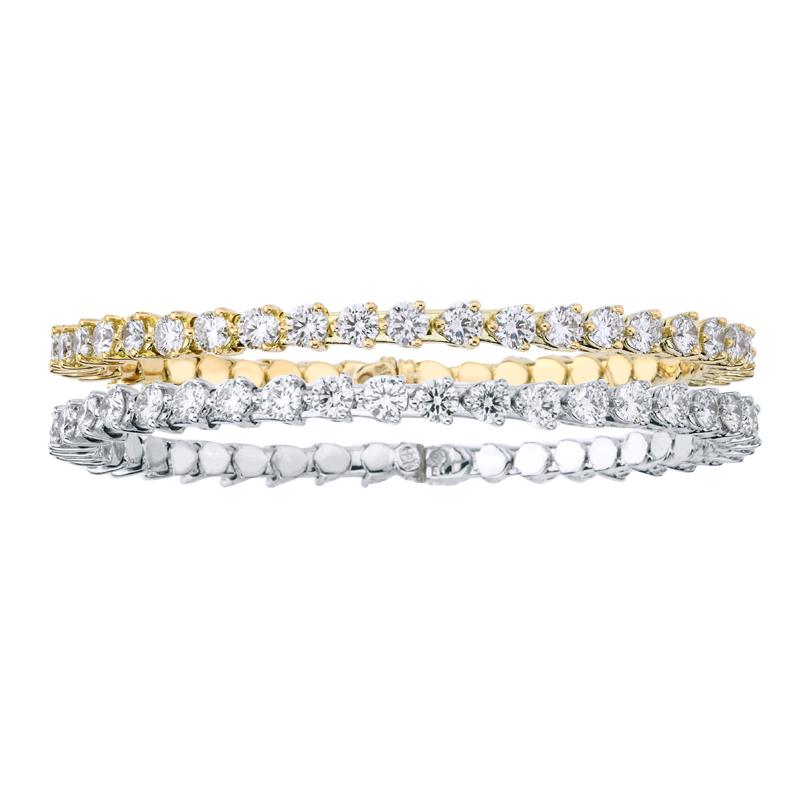 New Type of Spring Bangle Diamond Tennis 18 Karat Yellow Gold Bracelet In New Condition For Sale In New York, NY