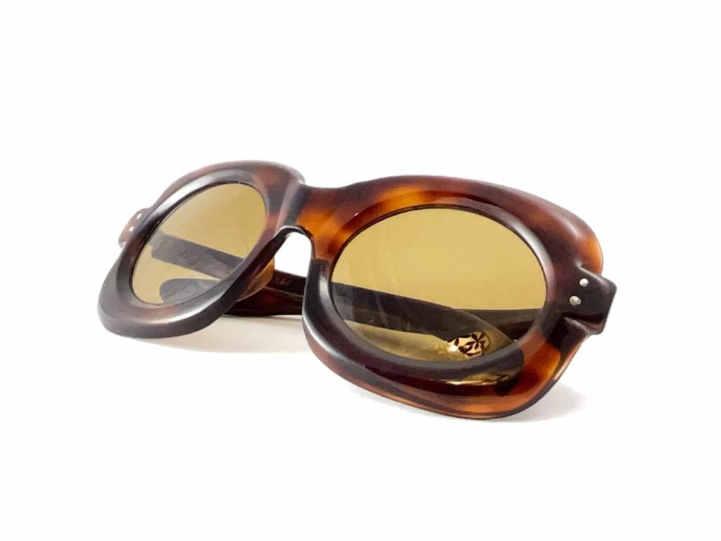 New Ultra Rare Vintage Philippe Chevallier Tortoise Oversized 1960's Sunglasses In Excellent Condition For Sale In Baleares, Baleares