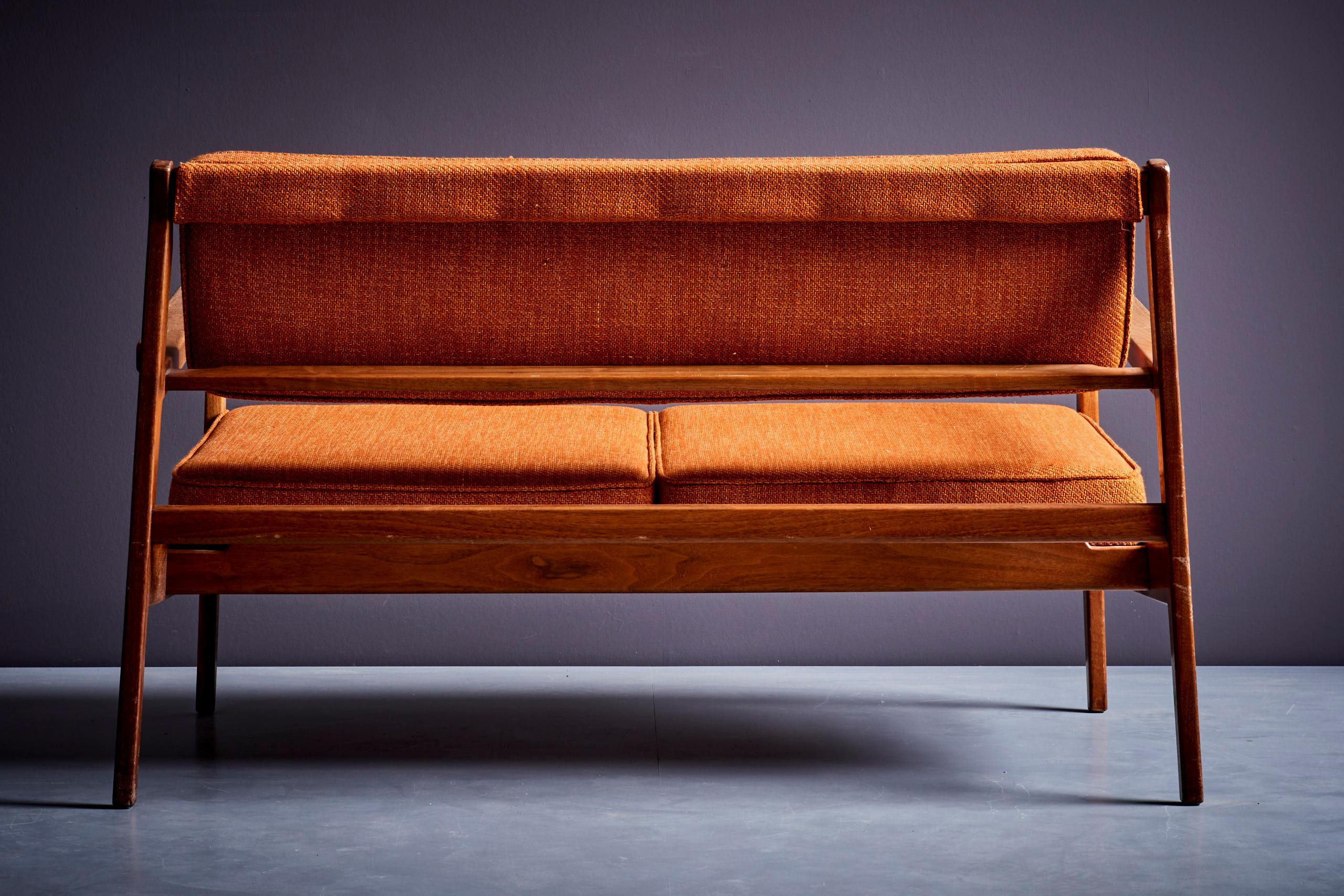 Gepolstertes orangefarbenes Jens Risom-Sofa-Set mit Missoni-Stoff im Angebot 3