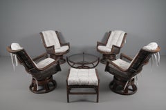 Neues gepolstertes Rattan-Sessel-Set, 4x Sessel, 1x Hocker, 1x Couchtisch, 1960er Jahre